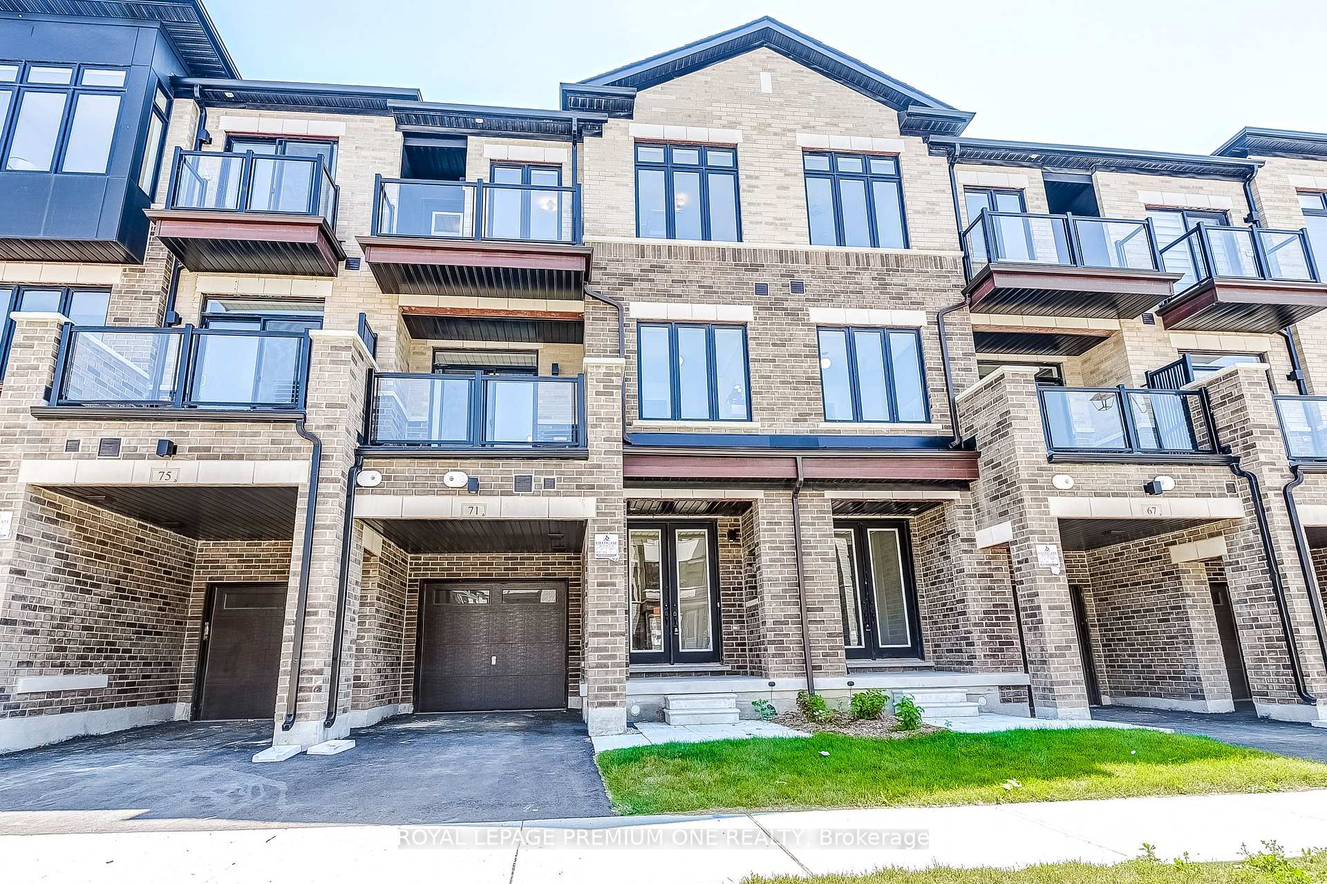 Photo 1 of 71 Tennant Circle N, Vaughan, Vellore Village — HOMEH