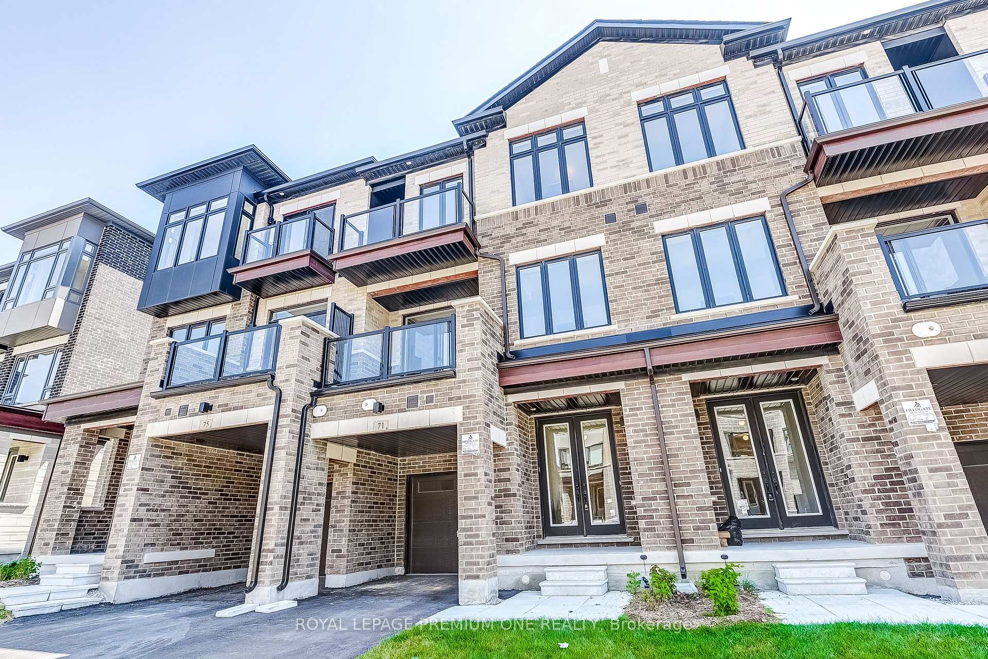 Photo 6 of 71 Tennant Circle N, Vaughan, Vellore Village — HOMEH