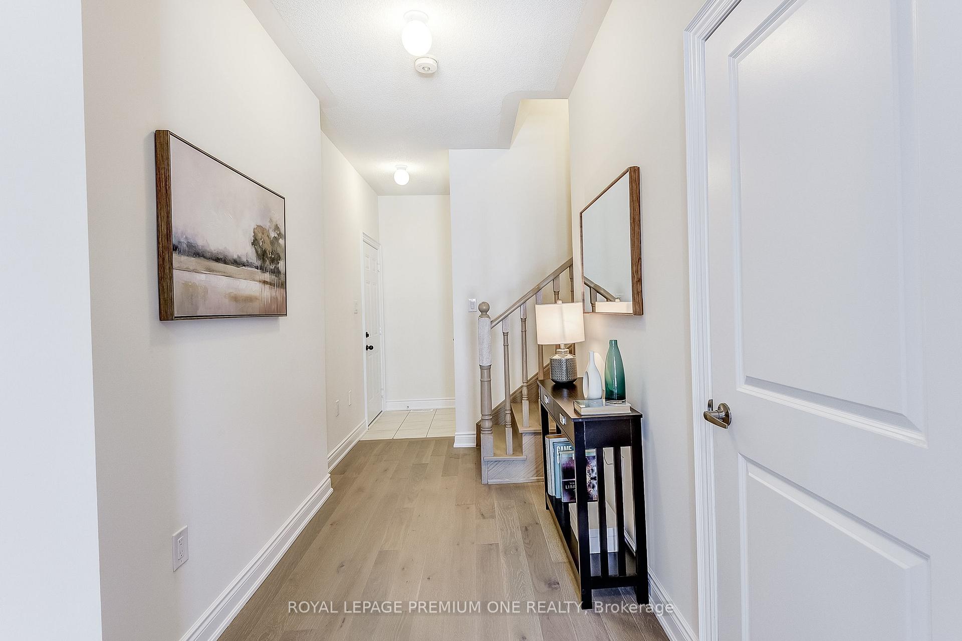 Photo 4 of 71 Tennant Circle N, Vaughan, Vellore Village — HOMEH