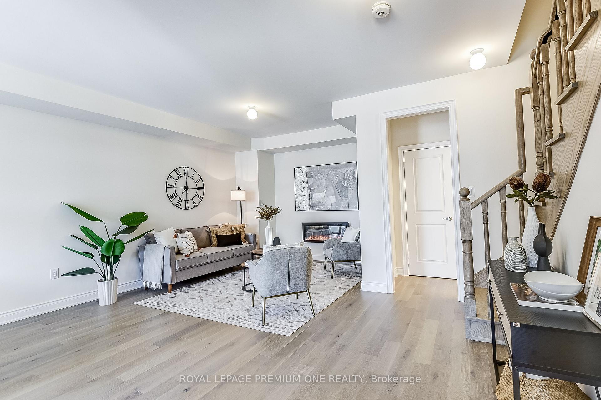 Photo 7 of 71 Tennant Circle N, Vaughan, Vellore Village — HOMEH