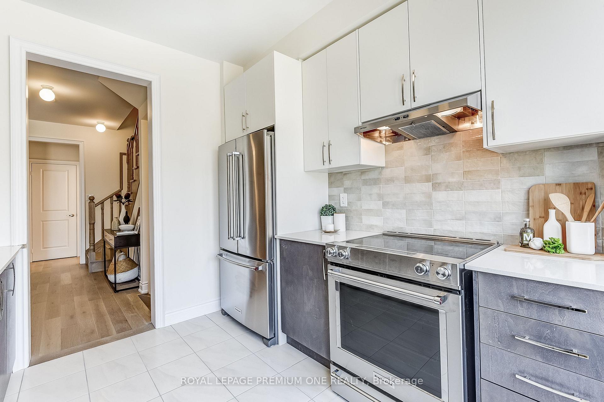 Photo 13 of 71 Tennant Circle N, Vaughan, Vellore Village — HOMEH