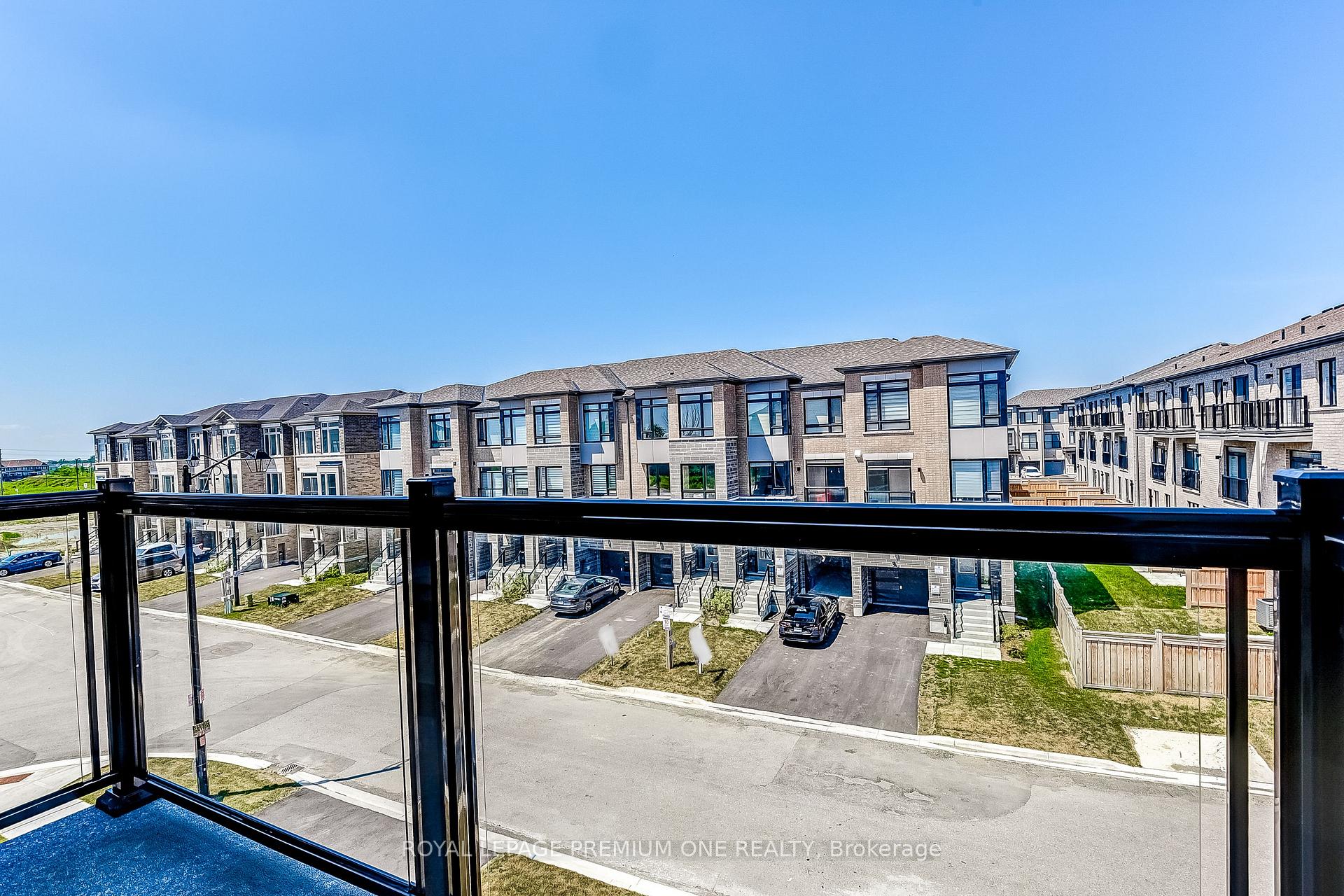 Photo 25 of 71 Tennant Circle N, Vaughan, Vellore Village — HOMEH