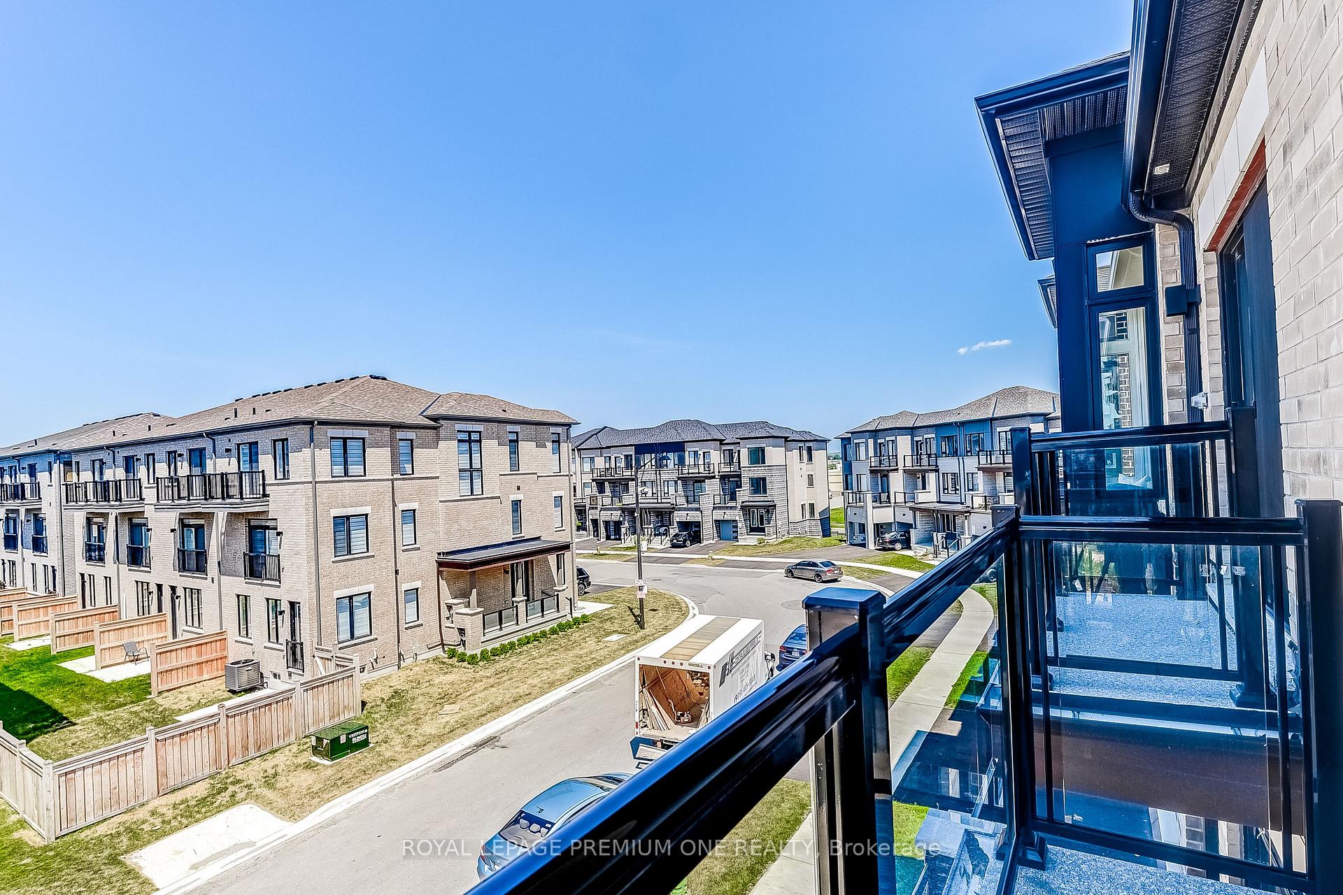 Photo 33 of 71 Tennant Circle N, Vaughan, Vellore Village — HOMEH