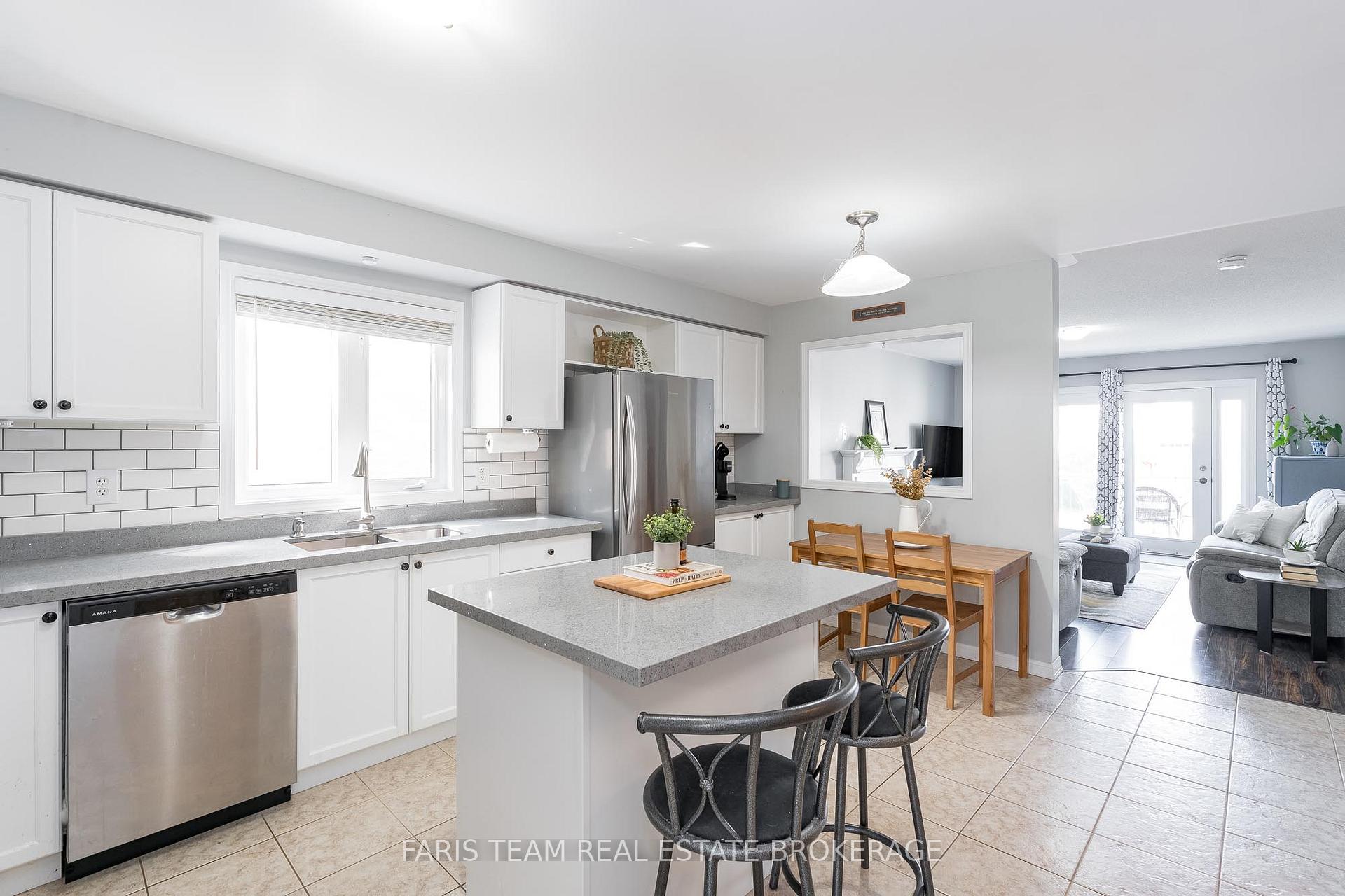 Photo 2 of 4 Callander Crescent, New Tecumseth, Alliston — HOMEH