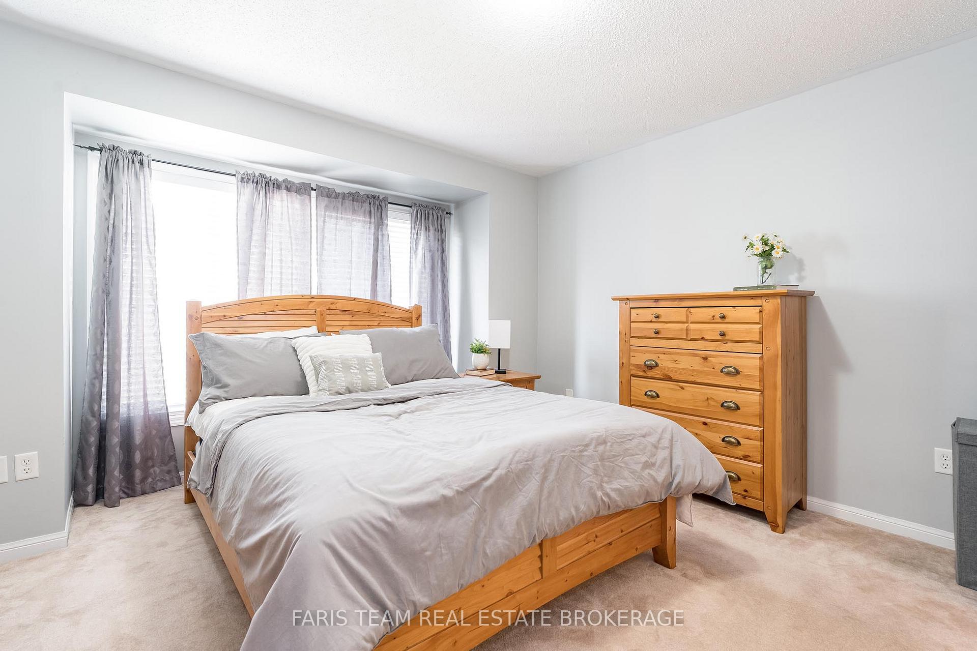 Photo 10 of 4 Callander Crescent, New Tecumseth, Alliston — HOMEH