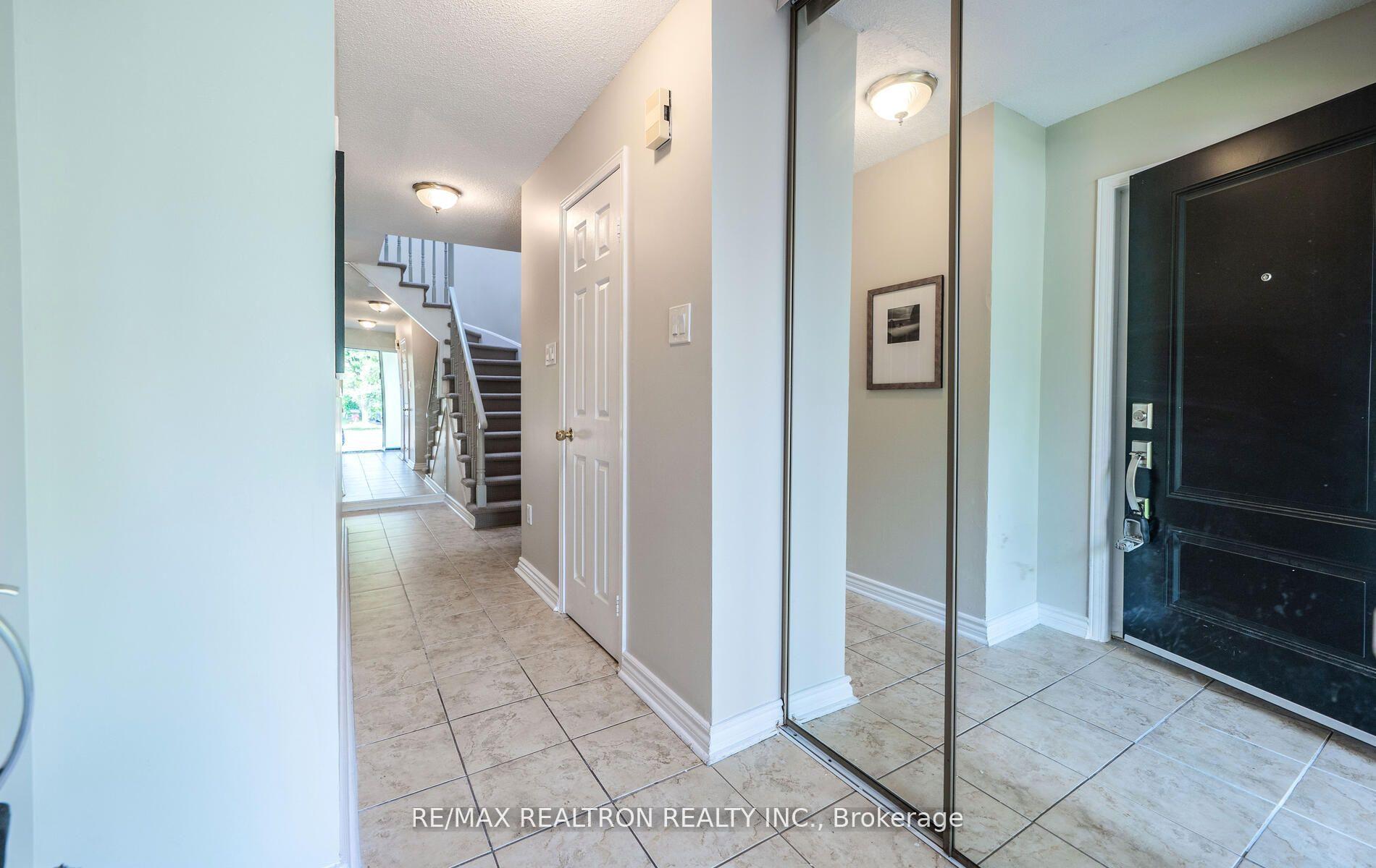 Photo 18 of 100 Gilmore Crescent, Vaughan, Brownridge — HOMEH