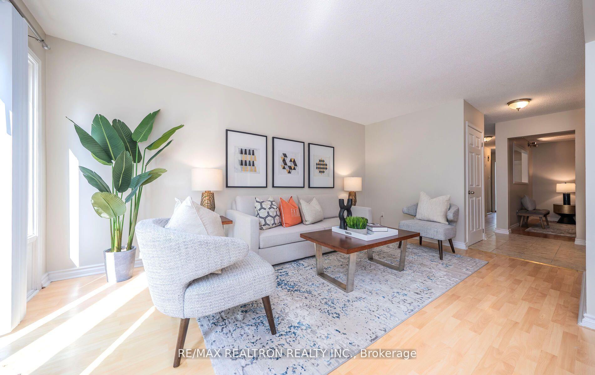 Photo 11 of 100 Gilmore Crescent, Vaughan, Brownridge — HOMEH