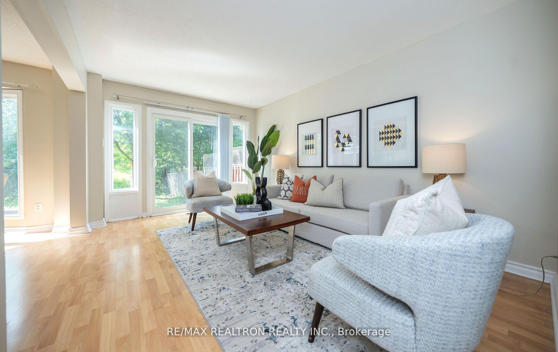 Photo 6 of 100 Gilmore Crescent, Vaughan, Brownridge — HOMEH