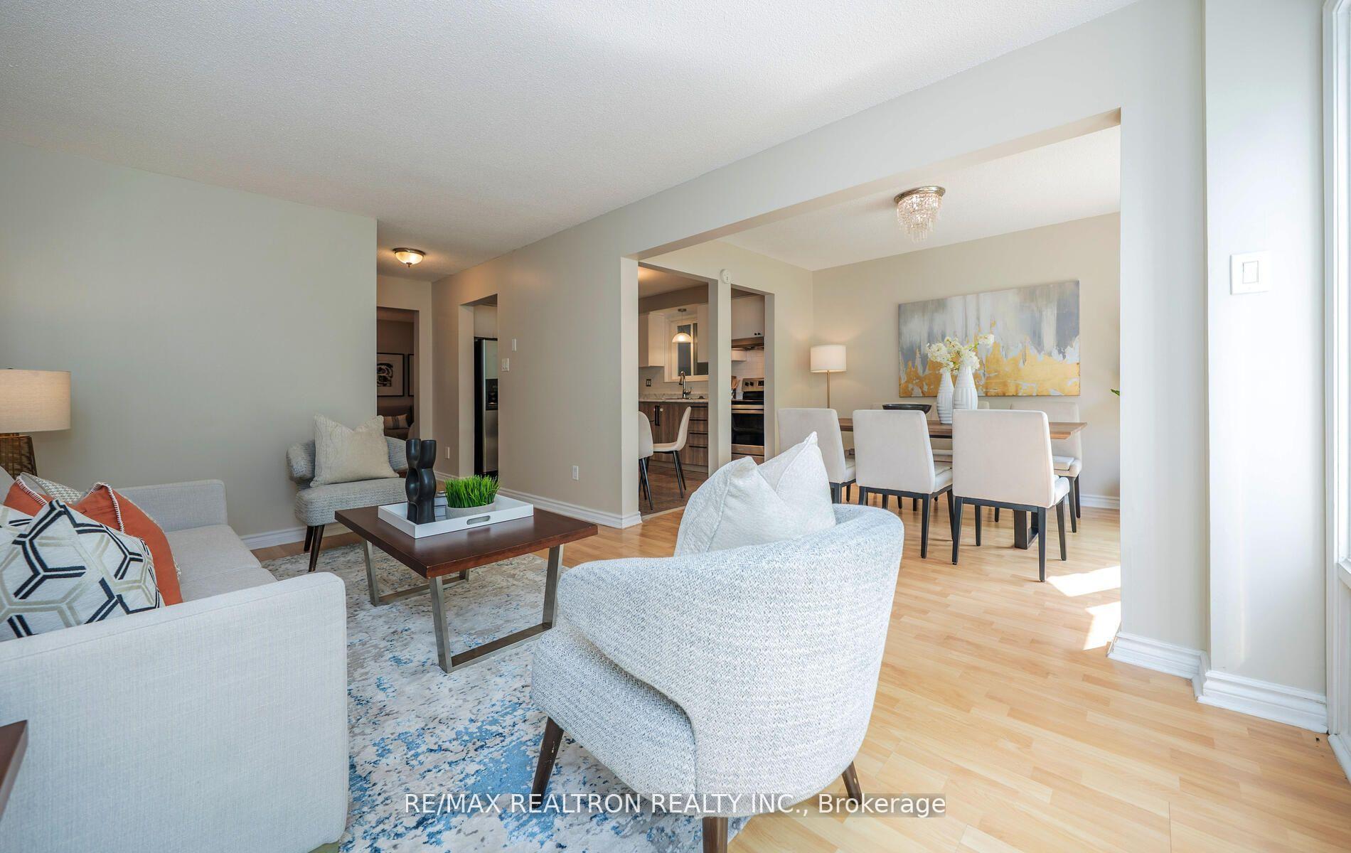 Photo 16 of 100 Gilmore Crescent, Vaughan, Brownridge — HOMEH