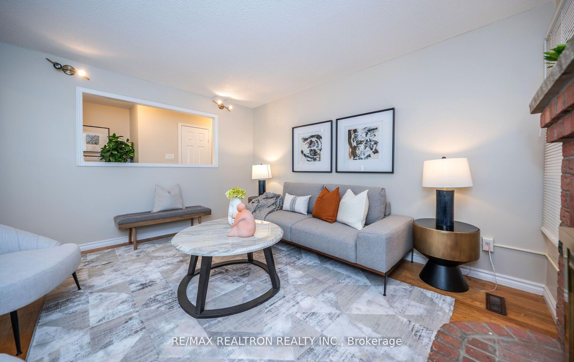 Photo 8 of 100 Gilmore Crescent, Vaughan, Brownridge — HOMEH