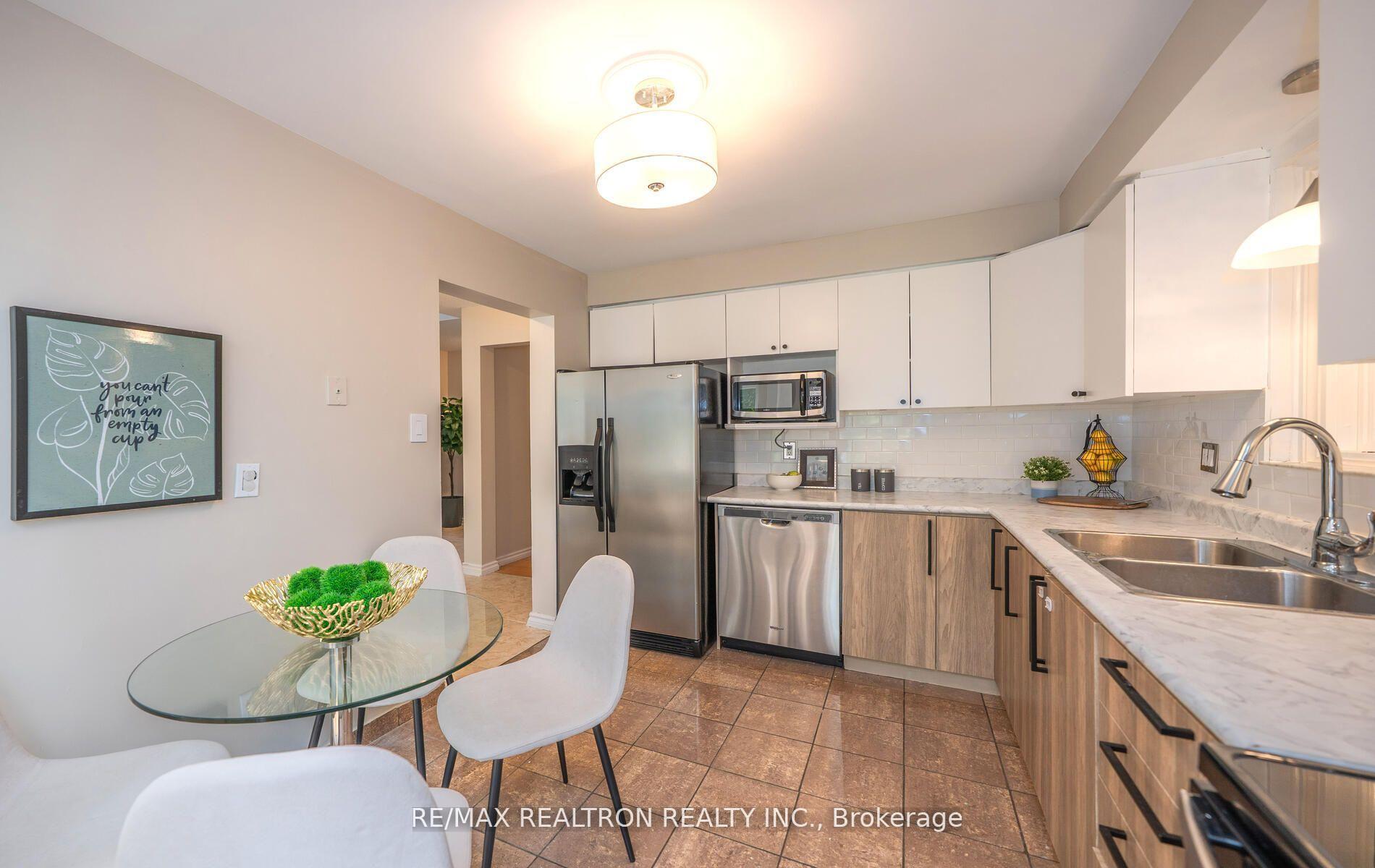 Photo 17 of 100 Gilmore Crescent, Vaughan, Brownridge — HOMEH