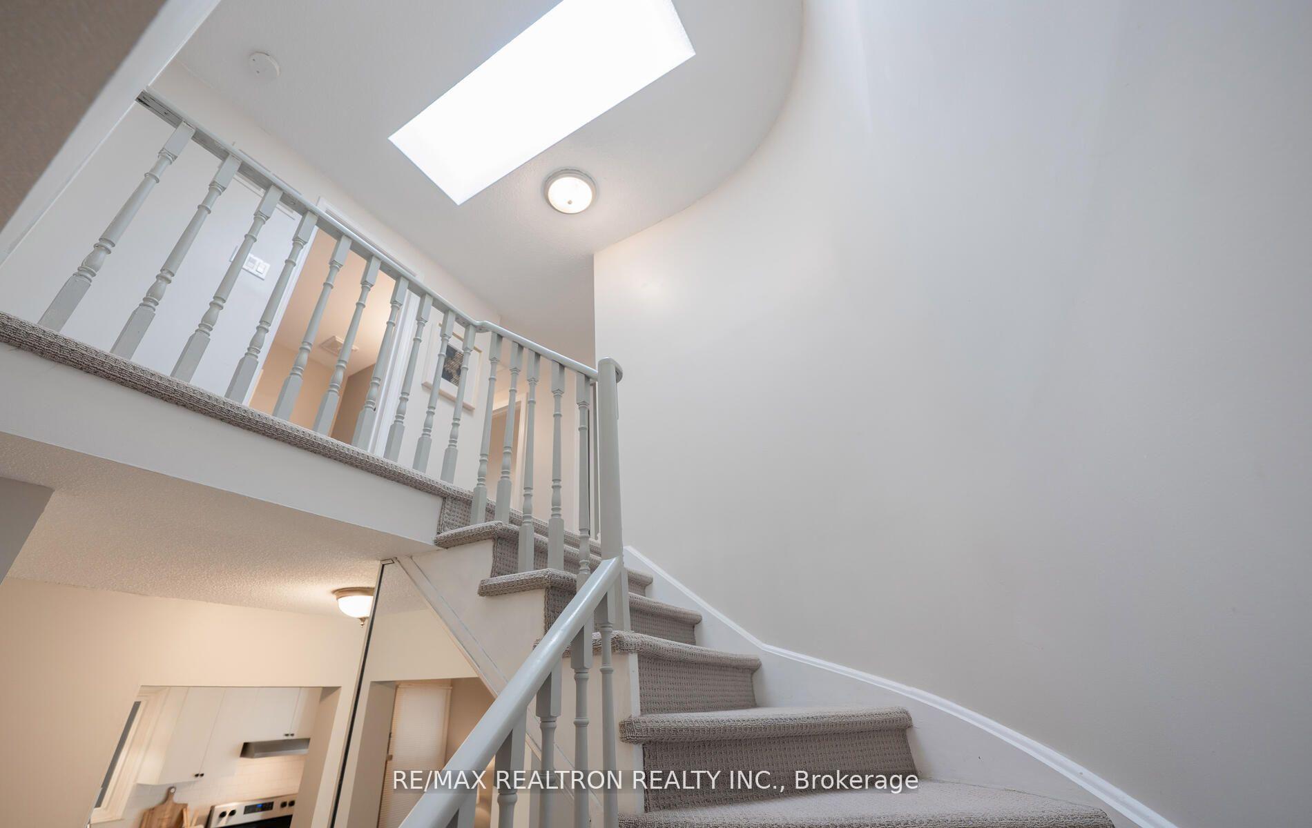 Photo 21 of 100 Gilmore Crescent, Vaughan, Brownridge — HOMEH
