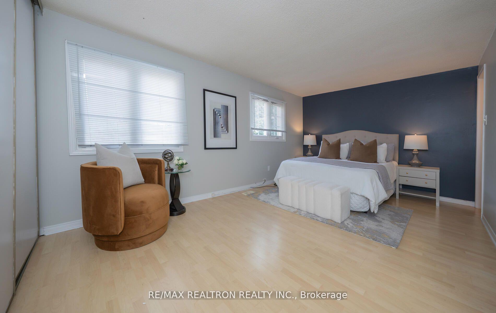 Photo 23 of 100 Gilmore Crescent, Vaughan, Brownridge — HOMEH