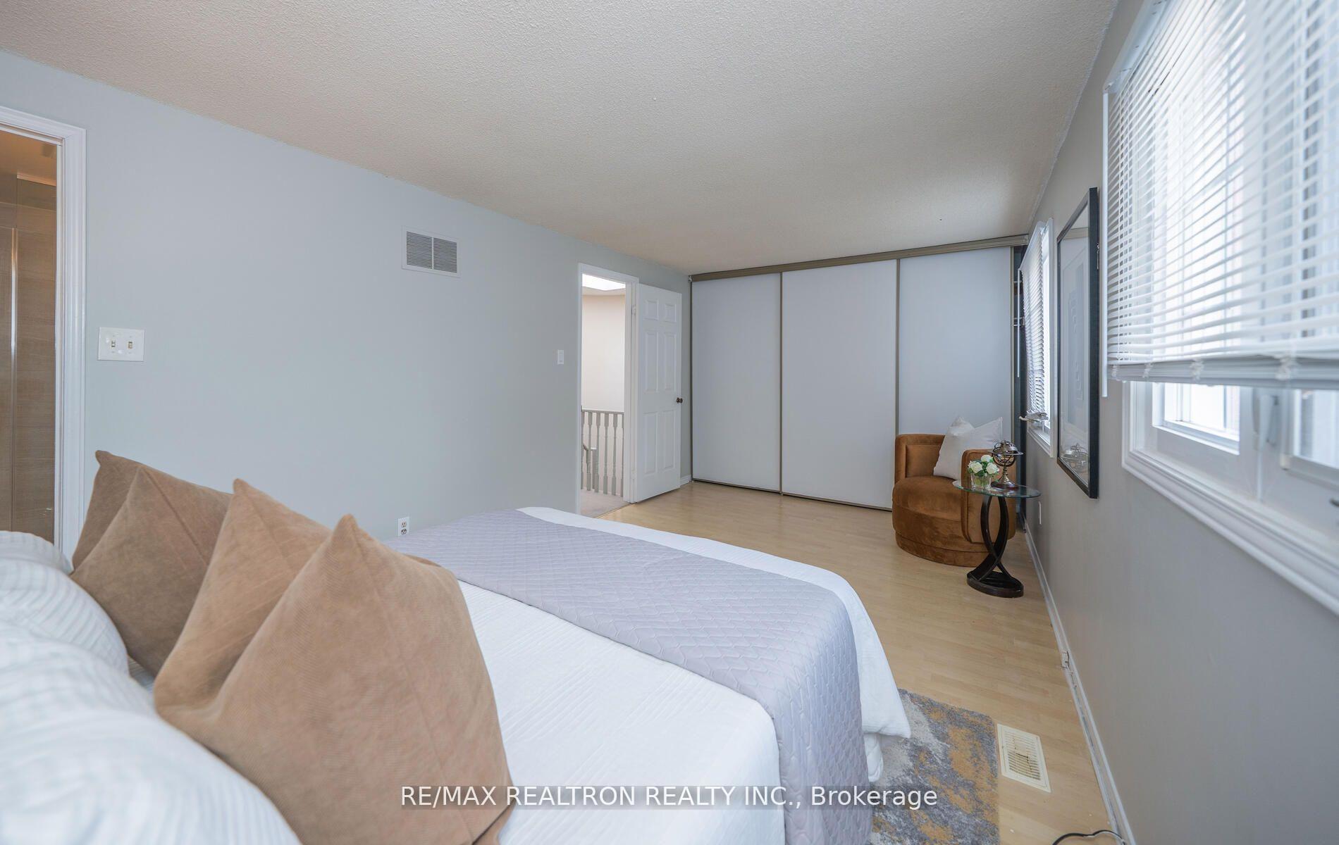 Photo 31 of 100 Gilmore Crescent, Vaughan, Brownridge — HOMEH
