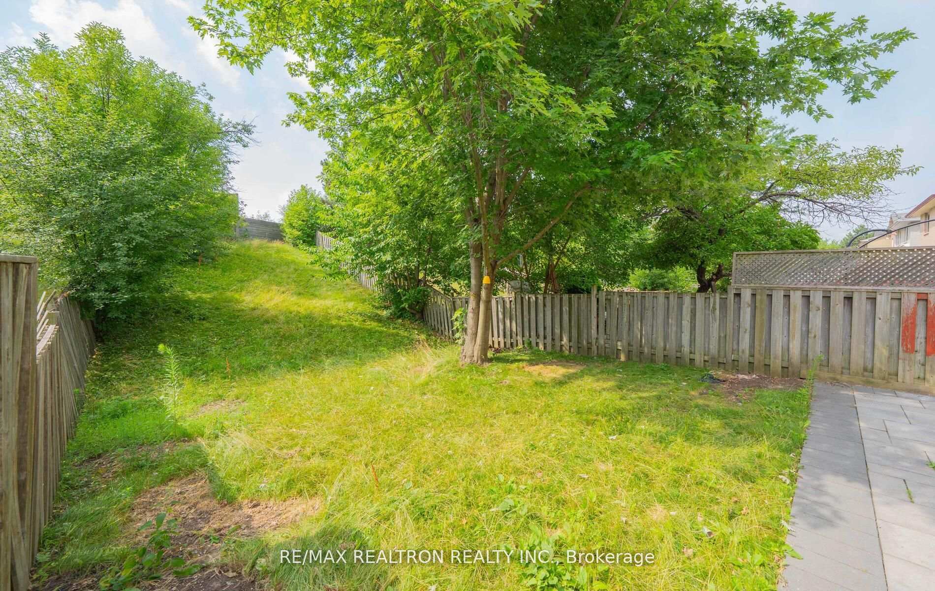Photo 39 of 100 Gilmore Crescent, Vaughan, Brownridge — HOMEH