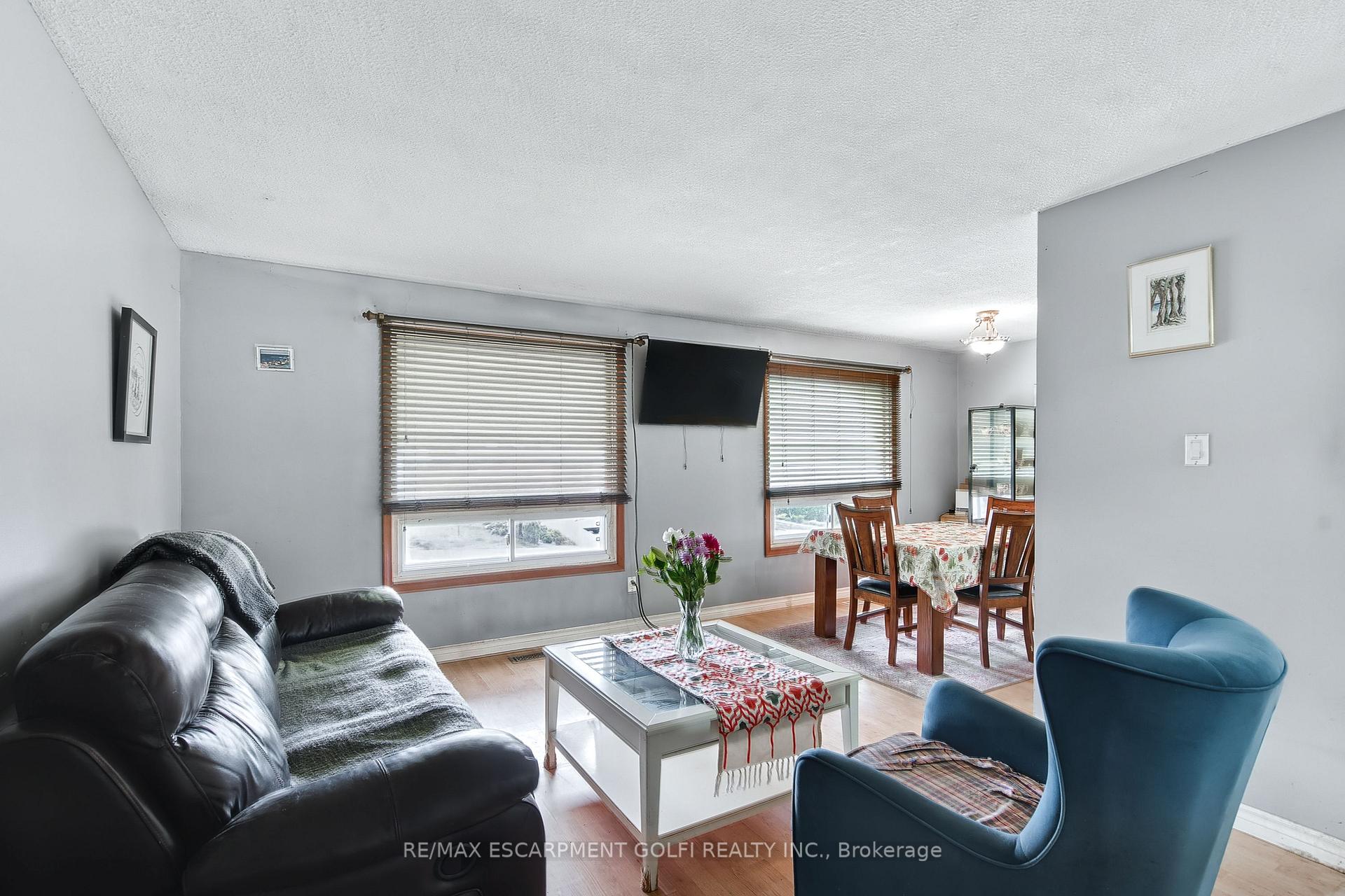 Photo 3 of 419 Queen Victoria Drive, Hamilton, Quinndale — HOMEH