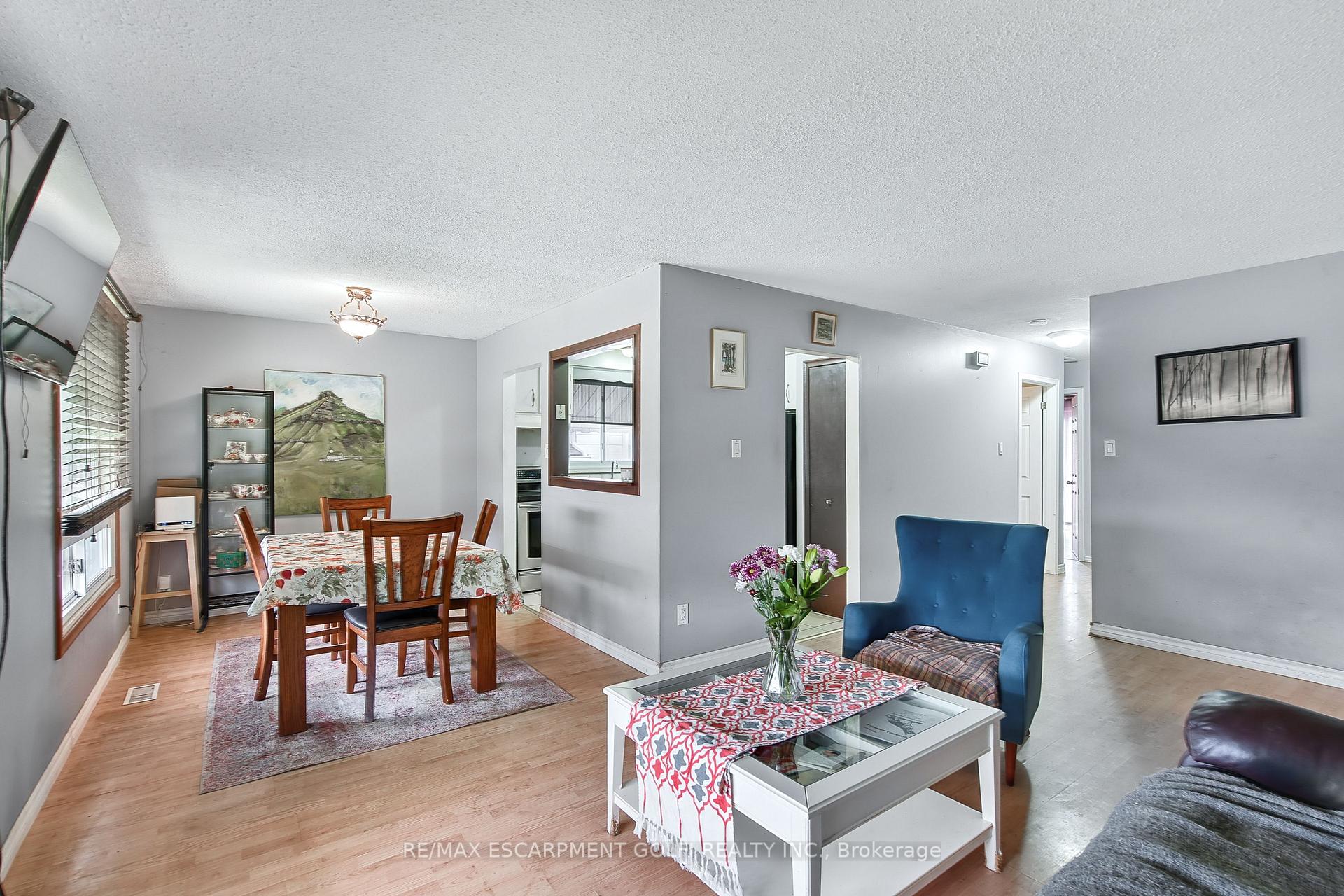 Photo 18 of 419 Queen Victoria Drive, Hamilton, Quinndale — HOMEH