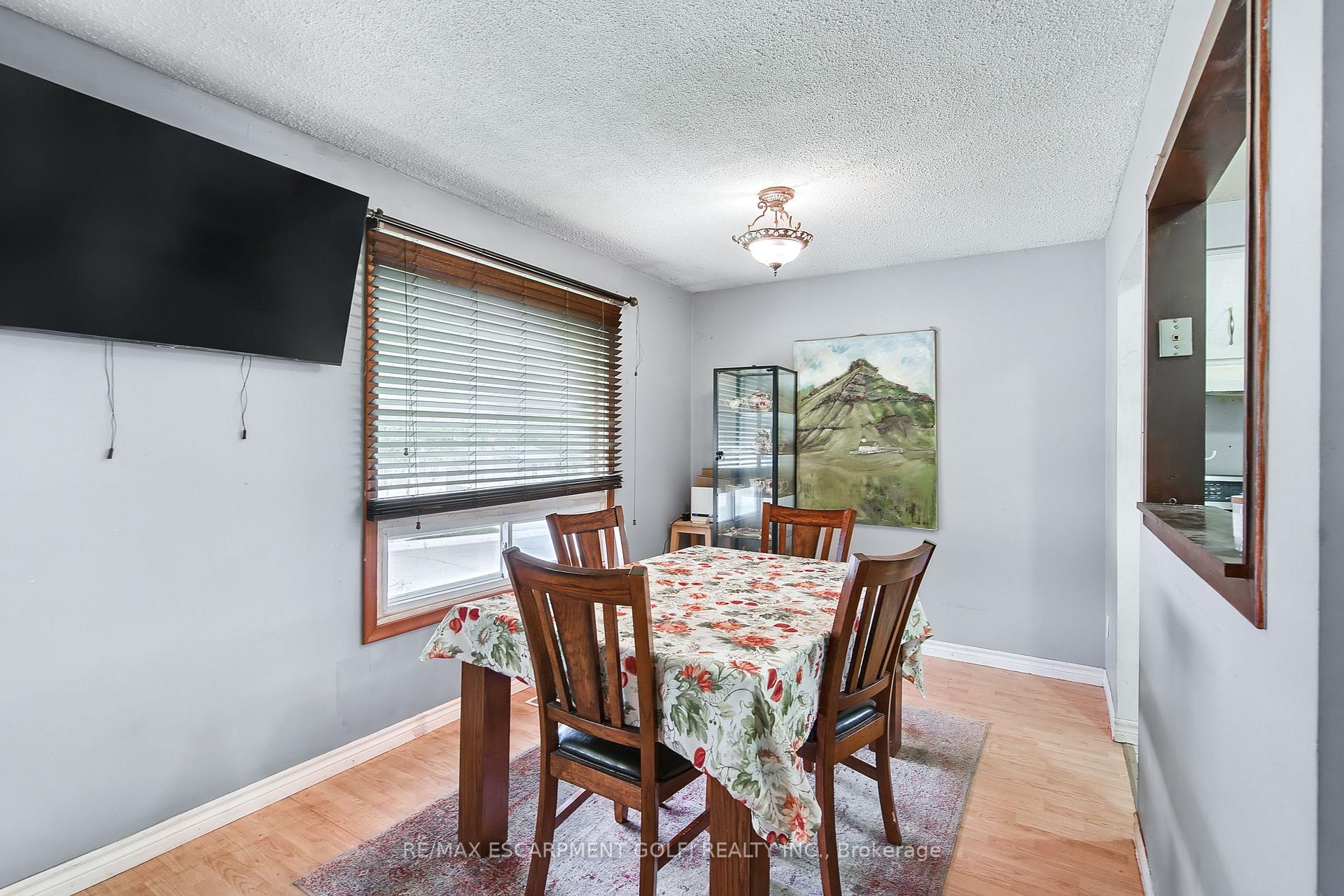 Photo 10 of 419 Queen Victoria Drive, Hamilton, Quinndale — HOMEH