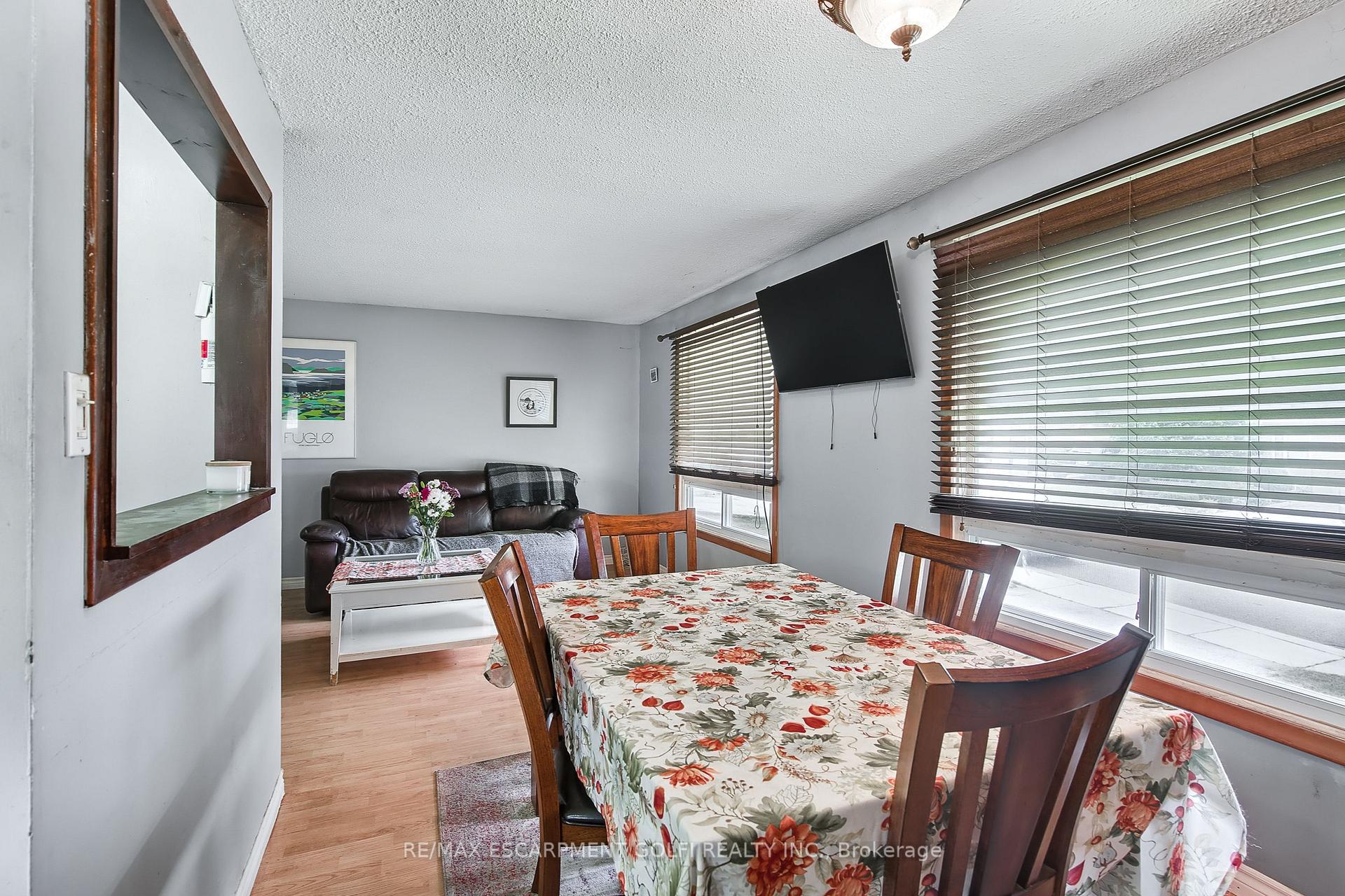 Photo 8 of 419 Queen Victoria Drive, Hamilton, Quinndale — HOMEH