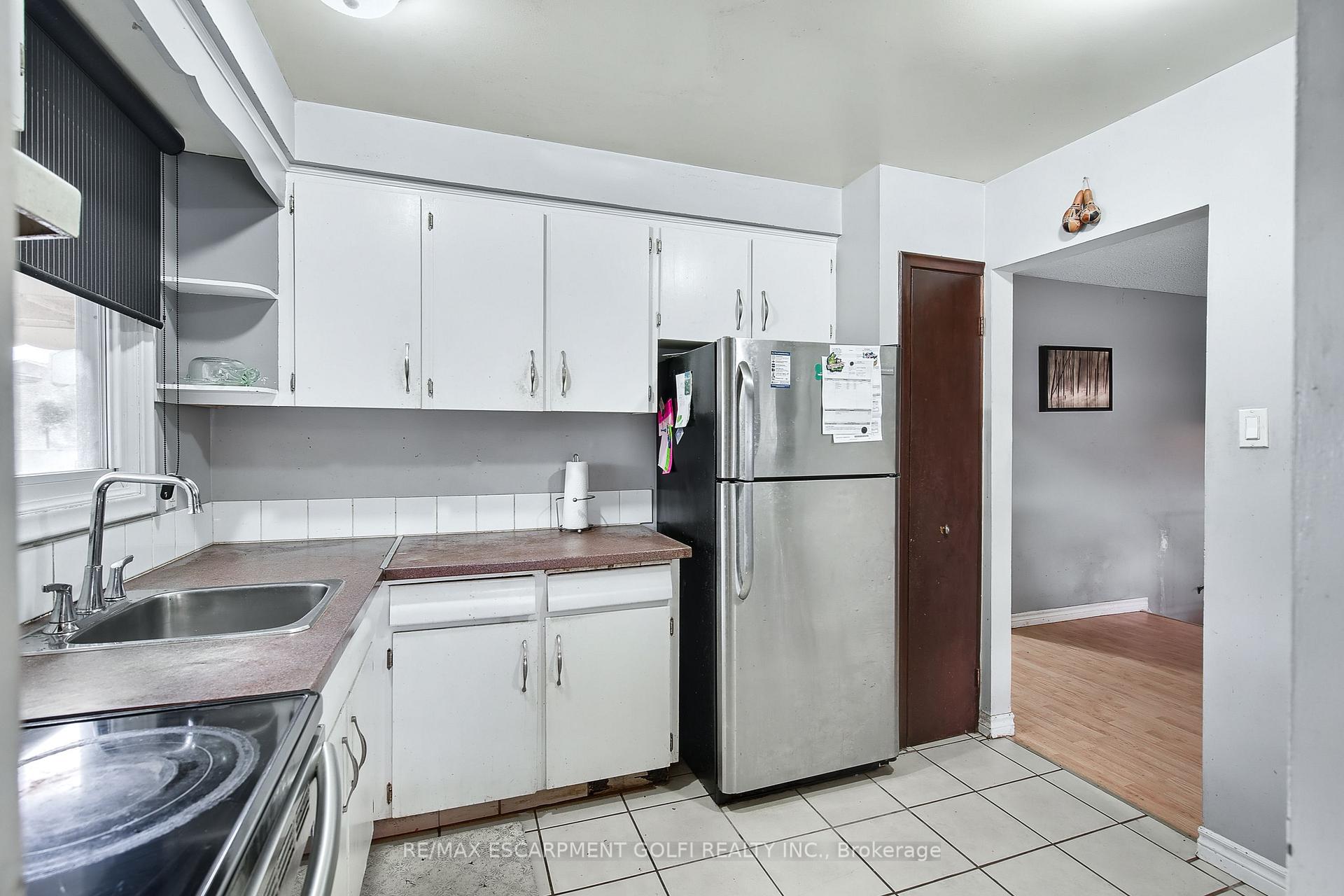 Photo 19 of 419 Queen Victoria Drive, Hamilton, Quinndale — HOMEH