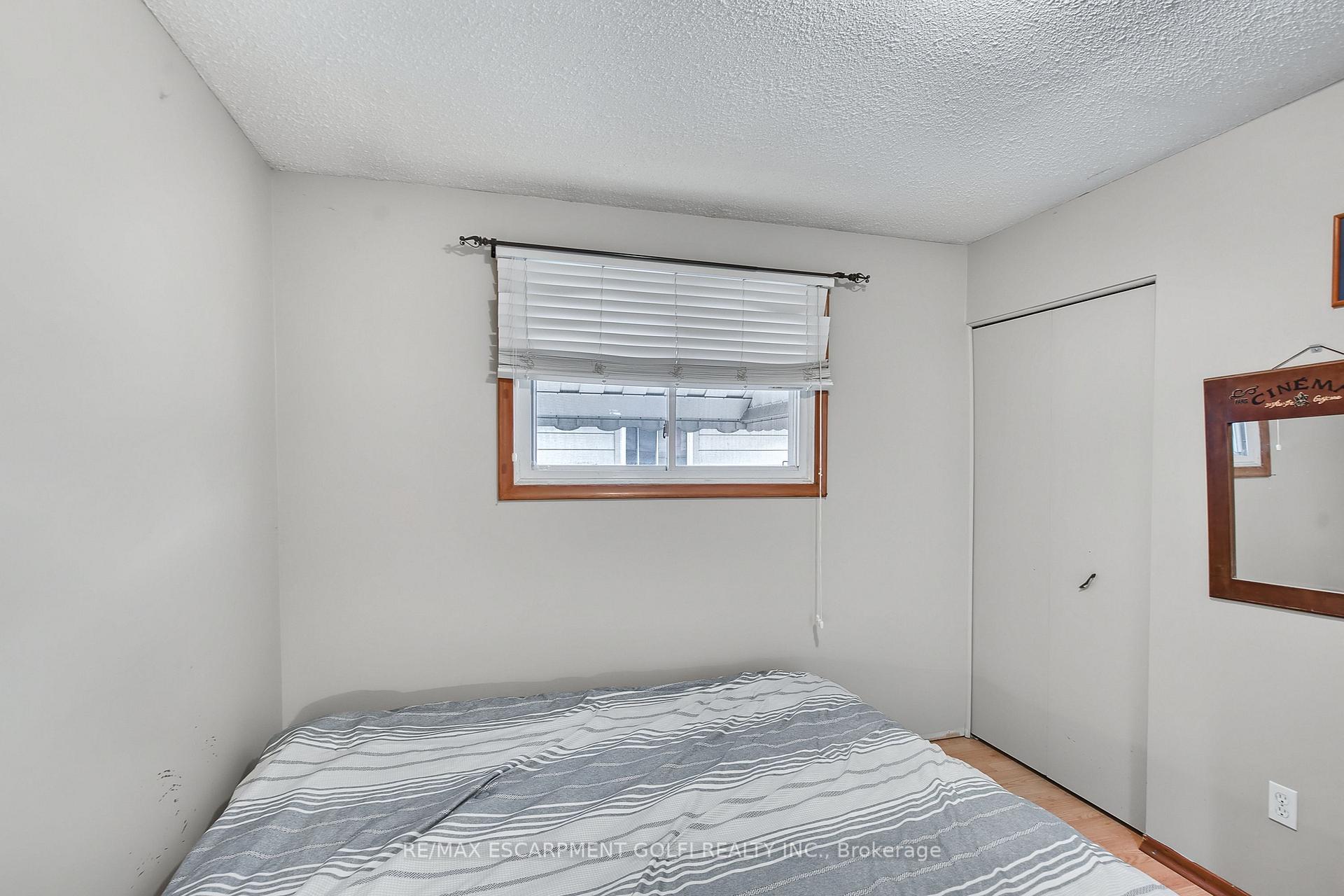 Photo 36 of 419 Queen Victoria Drive, Hamilton, Quinndale — HOMEH