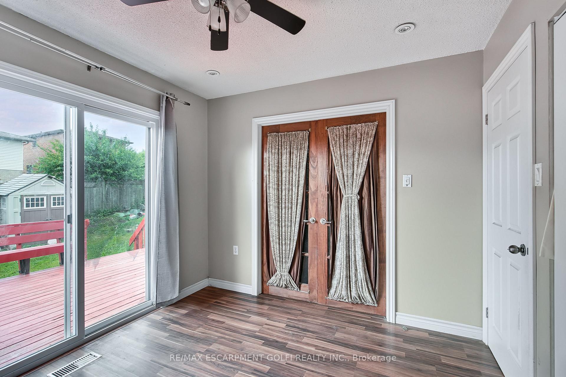 Photo 39 of 419 Queen Victoria Drive, Hamilton, Quinndale — HOMEH