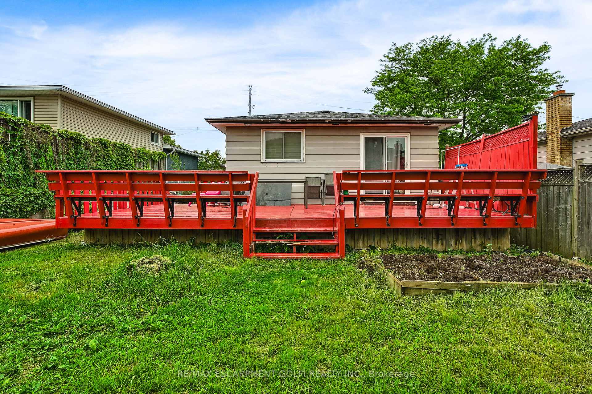 Photo 23 of 419 Queen Victoria Drive, Hamilton, Quinndale — HOMEH