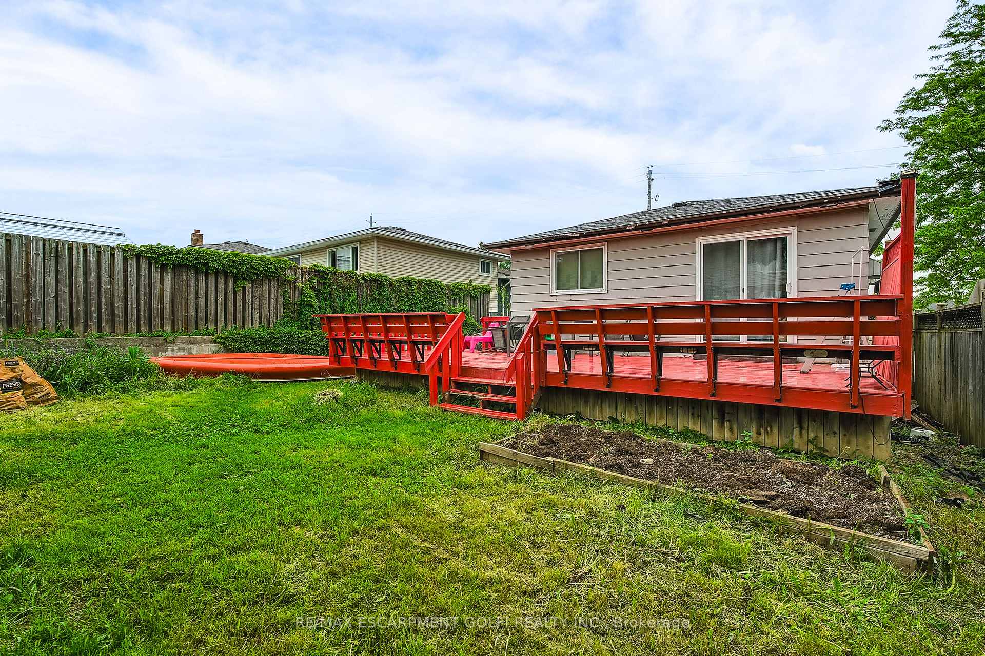 Photo 38 of 419 Queen Victoria Drive, Hamilton, Quinndale — HOMEH