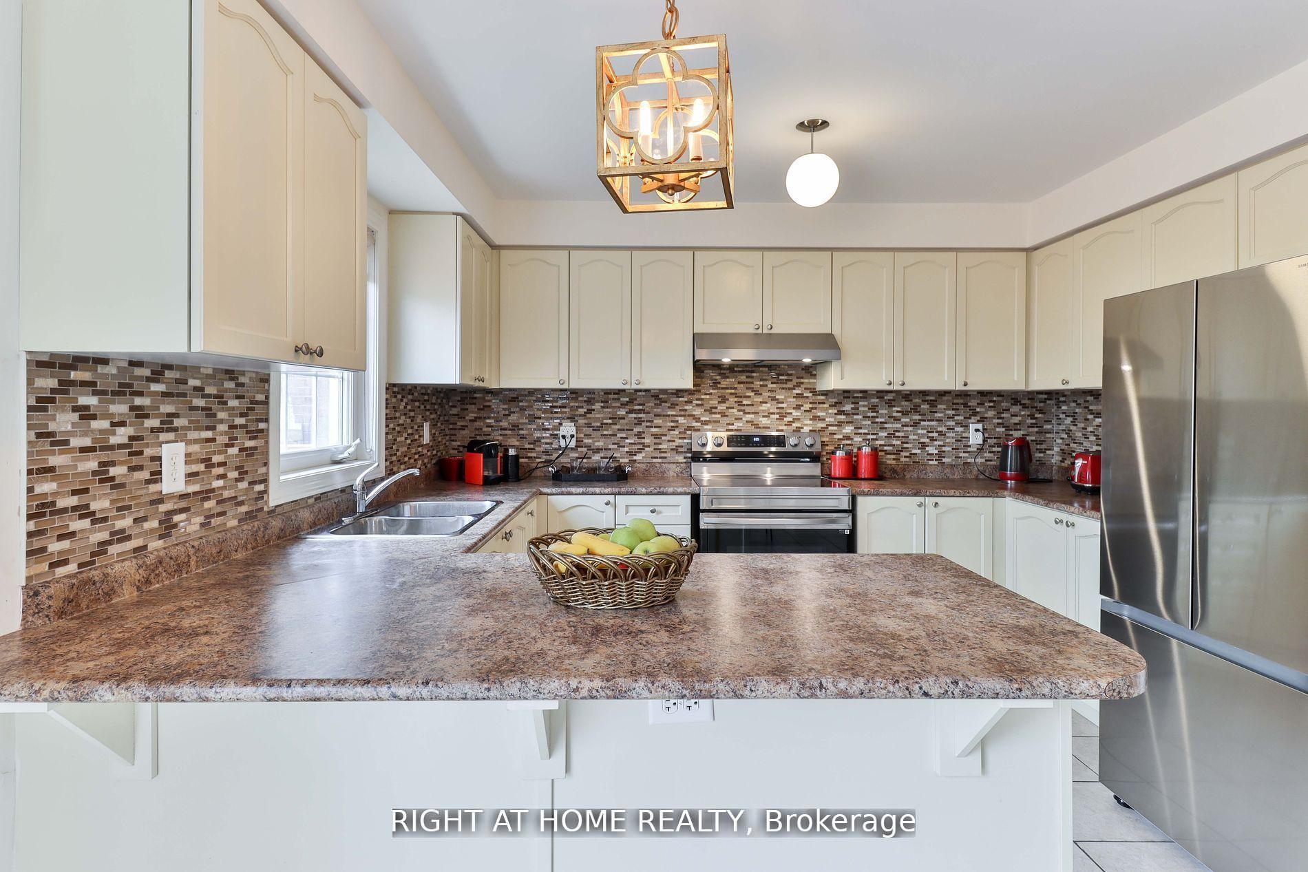 Photo 3 of 72 Jeremiah Lane, Scarborough, Scarborough Village — HOMEH