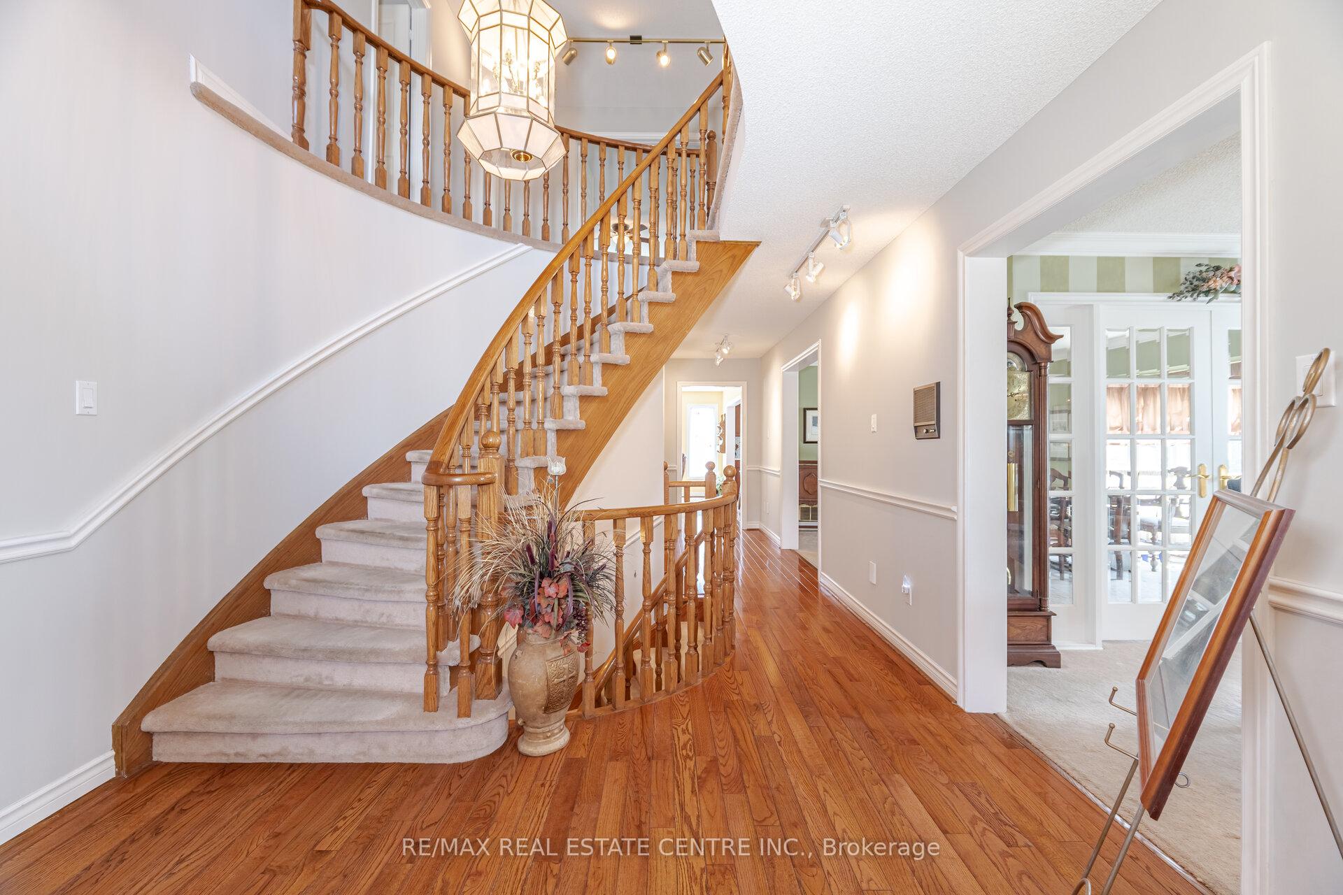 Photo 21 of 42 Fernbrook Crescent, Brampton, Snelgrove — HOMEH