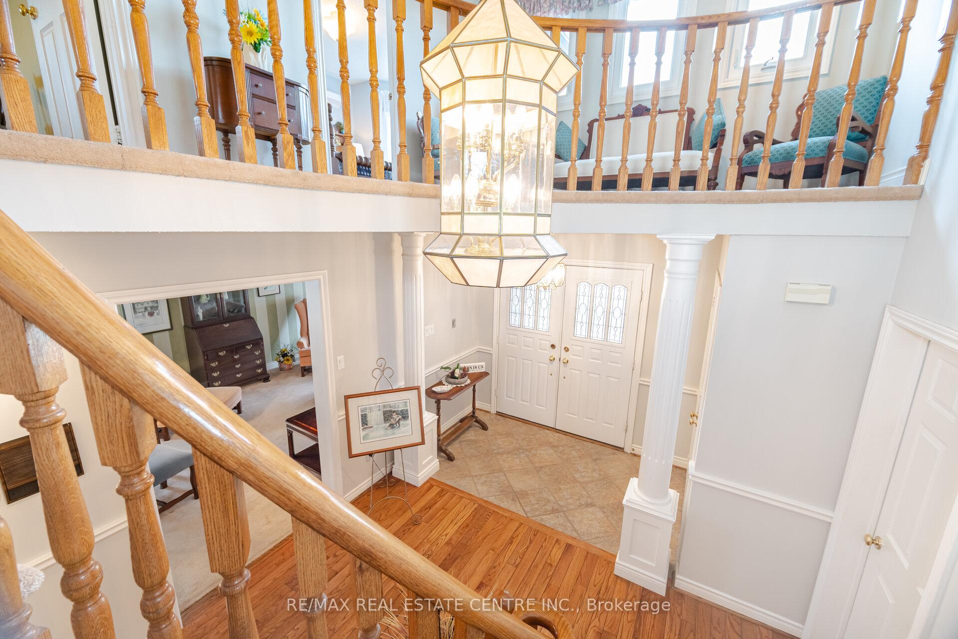 Photo 24 of 42 Fernbrook Crescent, Brampton, Snelgrove — HOMEH