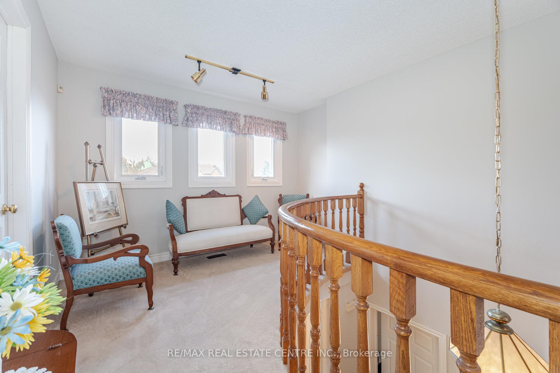 Photo 20 of 42 Fernbrook Crescent, Brampton, Snelgrove — HOMEH
