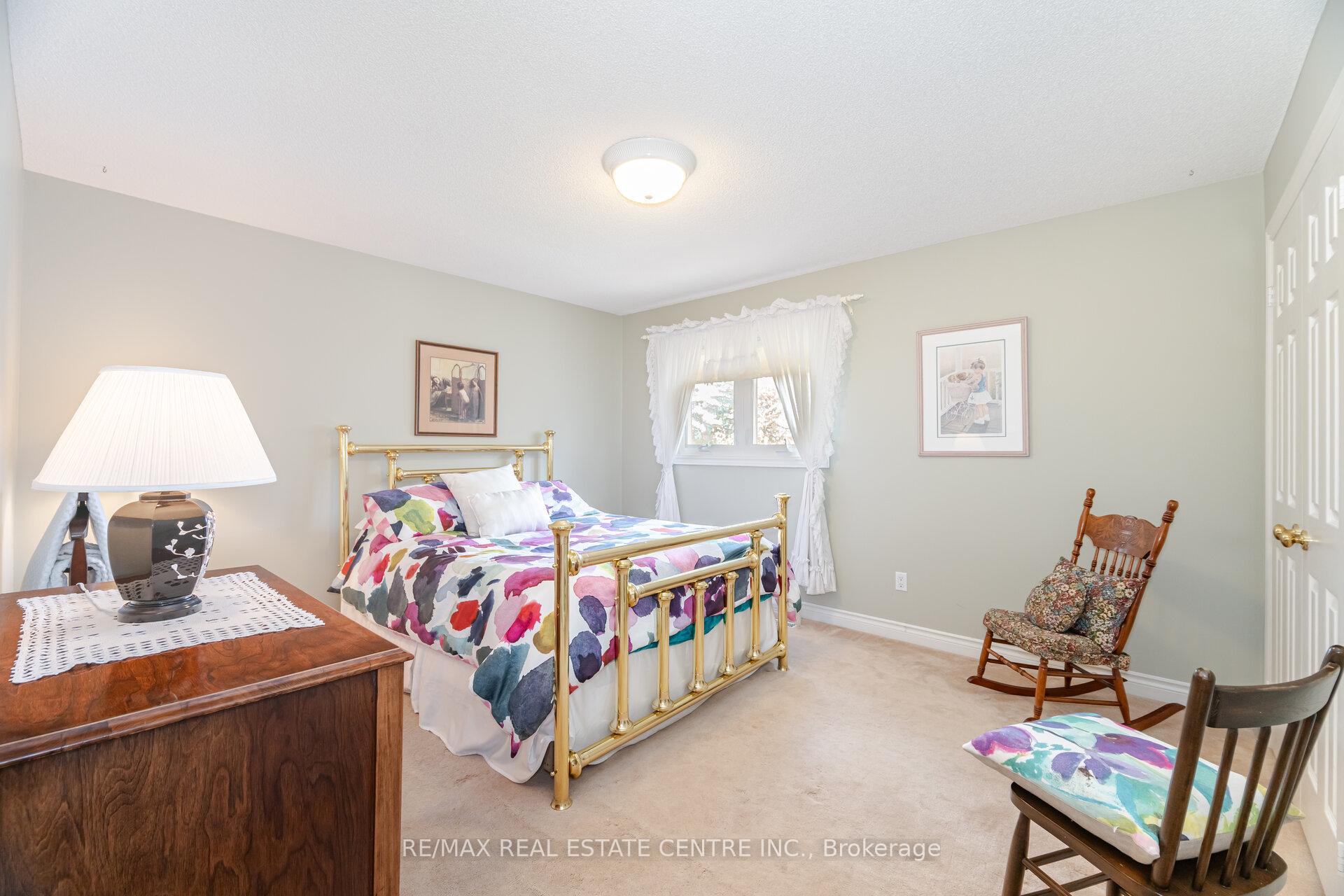 Photo 26 of 42 Fernbrook Crescent, Brampton, Snelgrove — HOMEH
