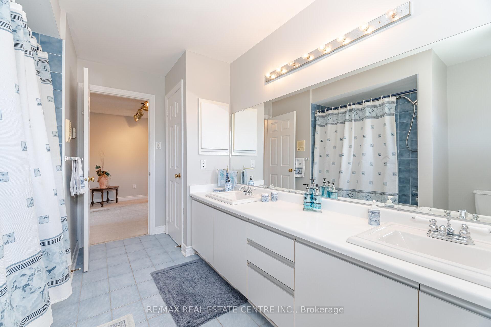 Photo 25 of 42 Fernbrook Crescent, Brampton, Snelgrove — HOMEH