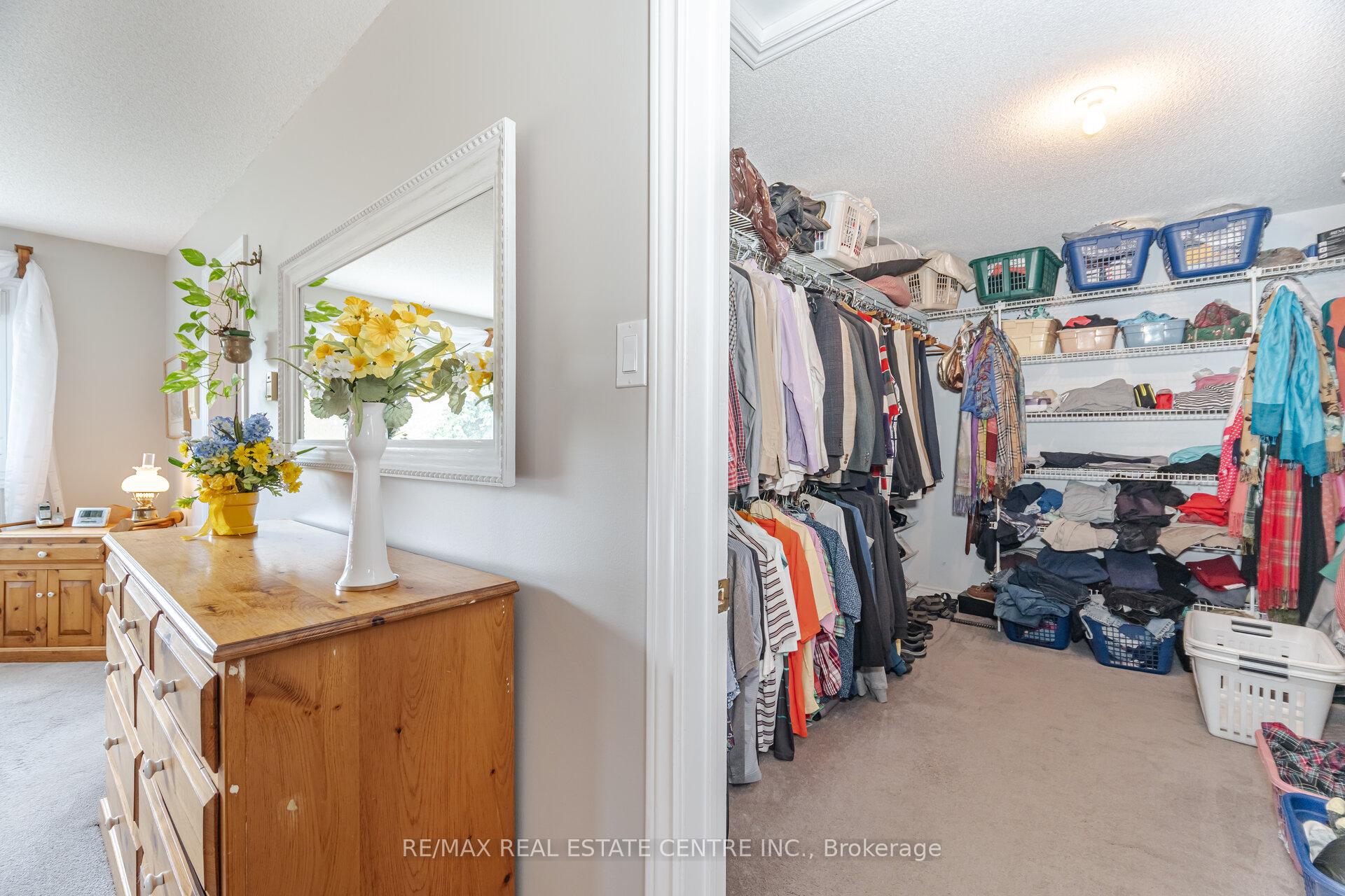 Photo 32 of 42 Fernbrook Crescent, Brampton, Snelgrove — HOMEH