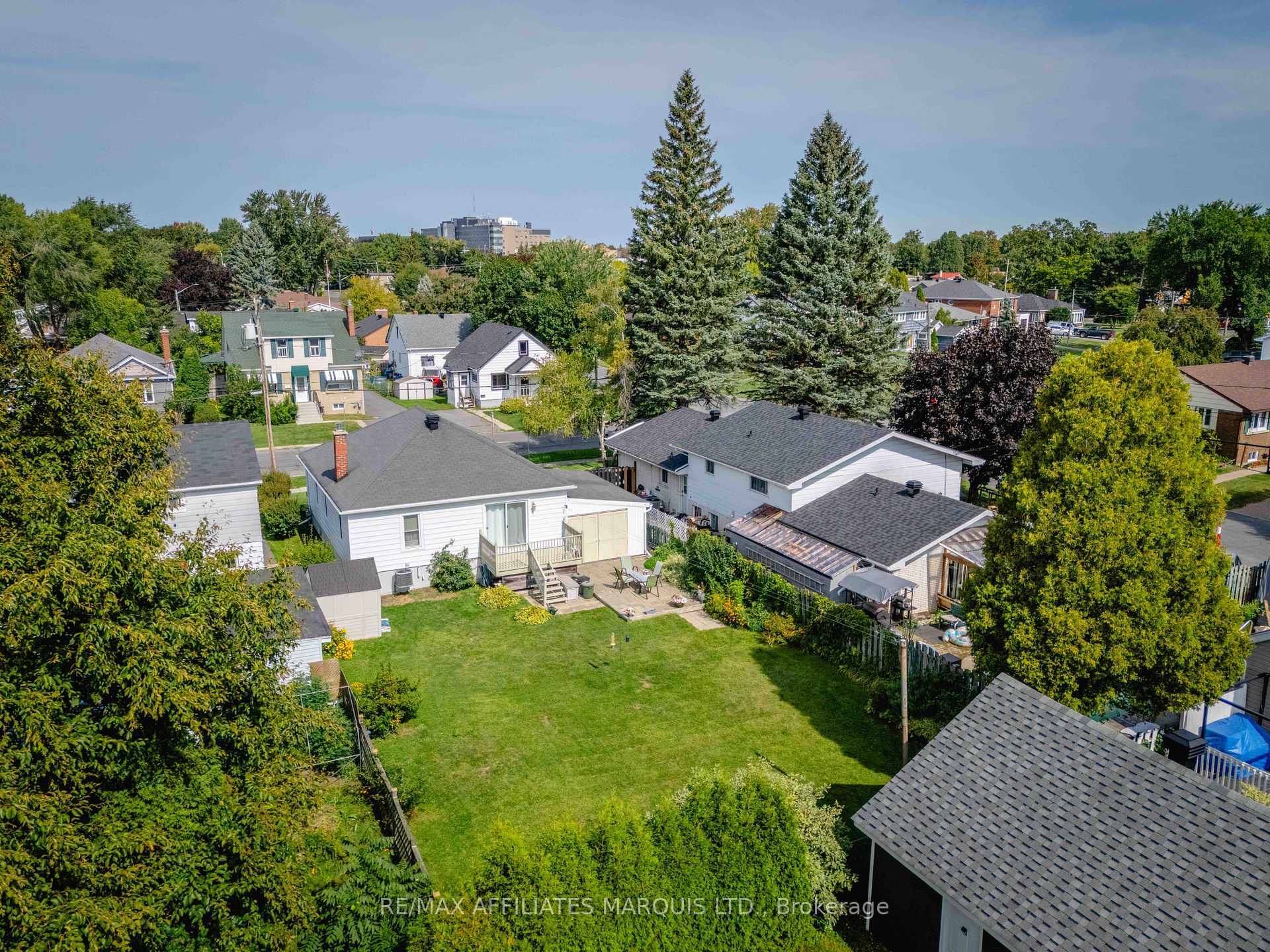 Photo 32 of 514 Fourth E Street, Cornwall — HOMEH