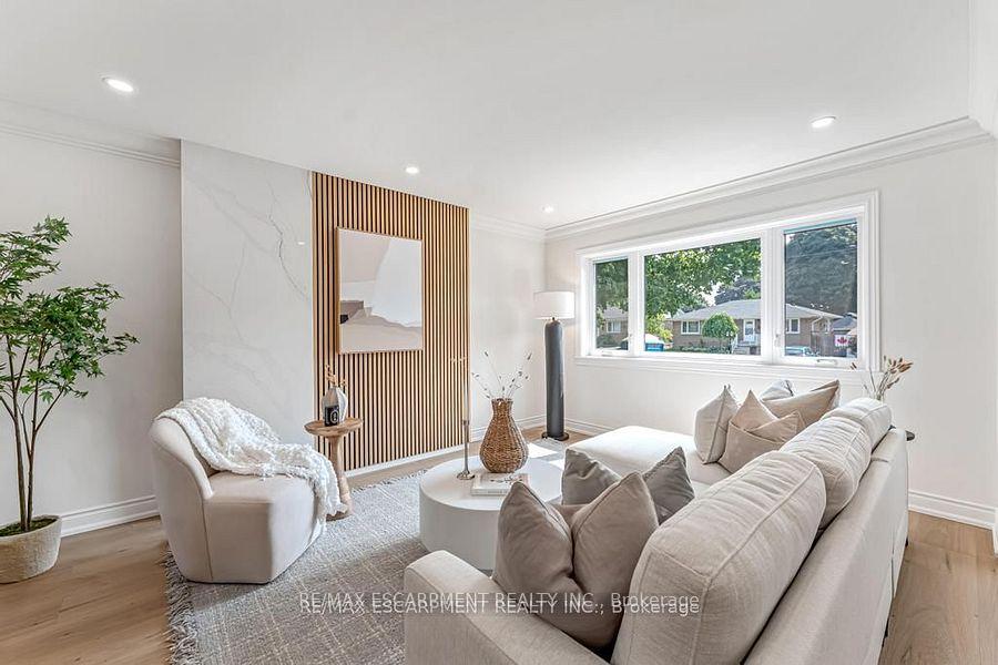 Photo 3 of 48 Ferrara Street, Hamilton, Huntington — HOMEH
