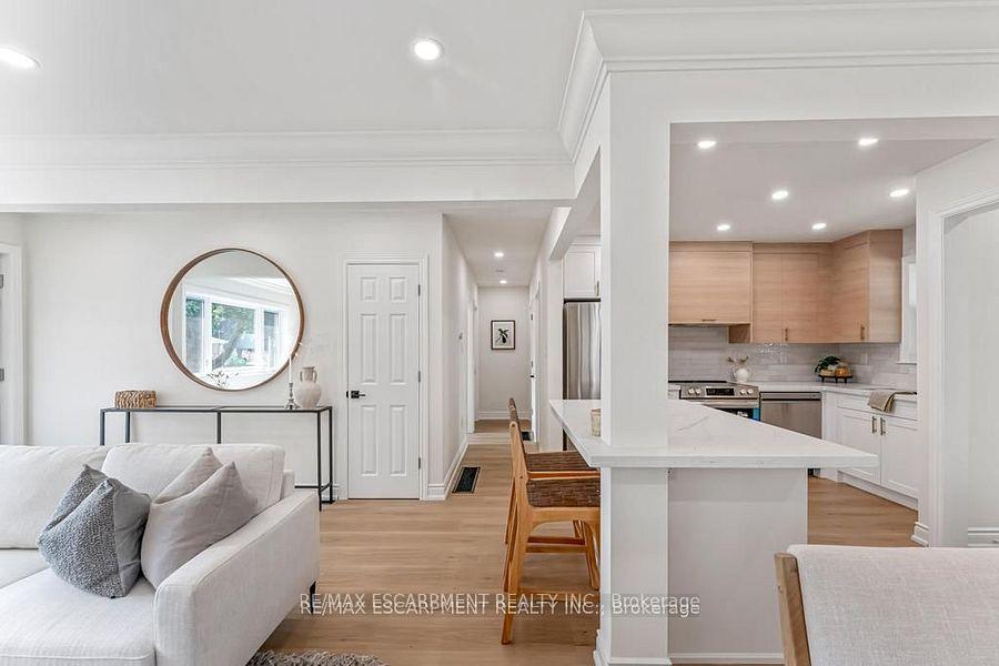 Photo 4 of 48 Ferrara Street, Hamilton, Huntington — HOMEH