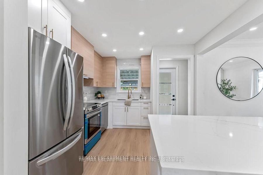 Photo 10 of 48 Ferrara Street, Hamilton, Huntington — HOMEH