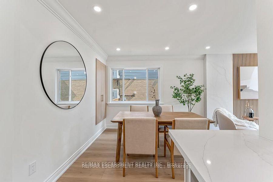 Photo 11 of 48 Ferrara Street, Hamilton, Huntington — HOMEH