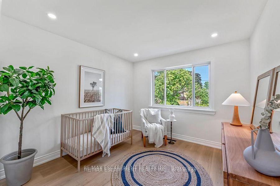 Photo 26 of 48 Ferrara Street, Hamilton, Huntington — HOMEH