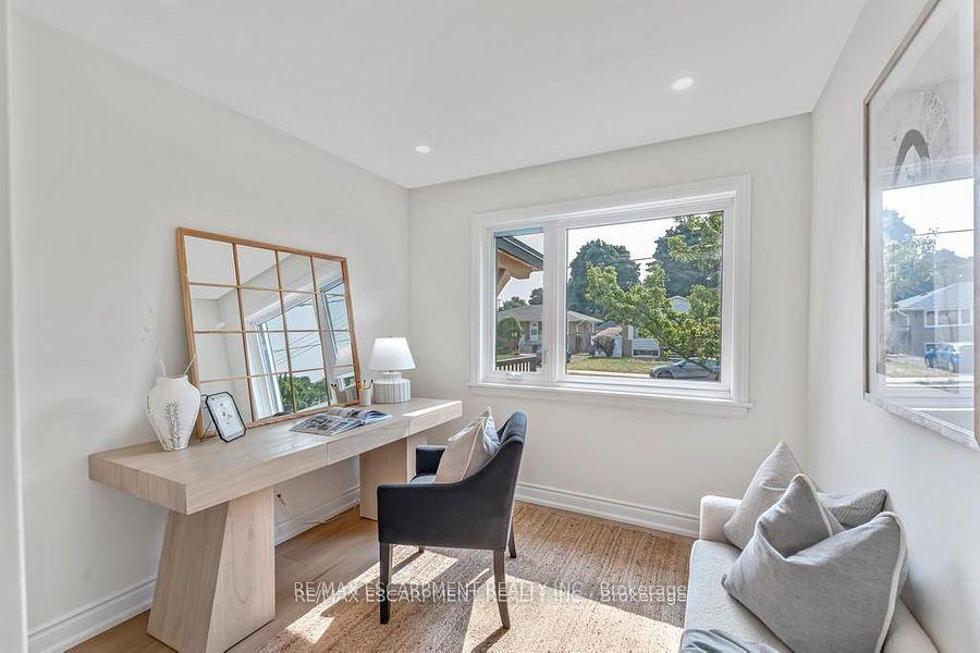 Photo 13 of 48 Ferrara Street, Hamilton, Huntington — HOMEH