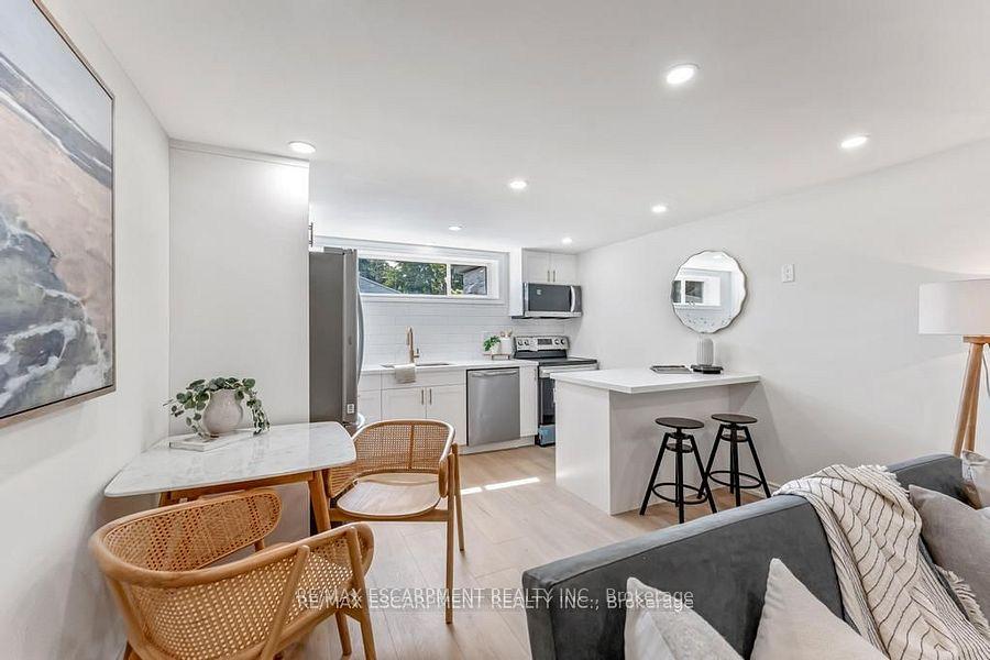 Photo 15 of 48 Ferrara Street, Hamilton, Huntington — HOMEH