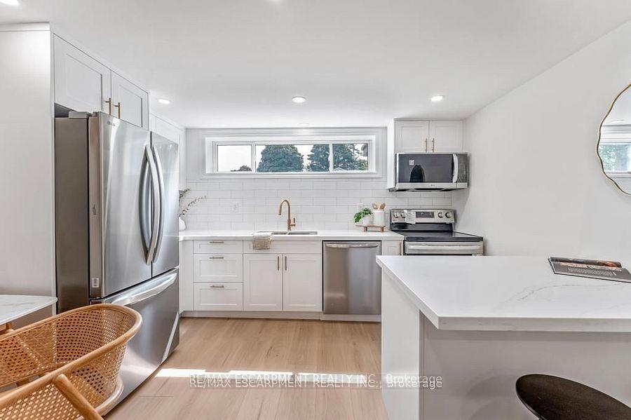 Photo 14 of 48 Ferrara Street, Hamilton, Huntington — HOMEH