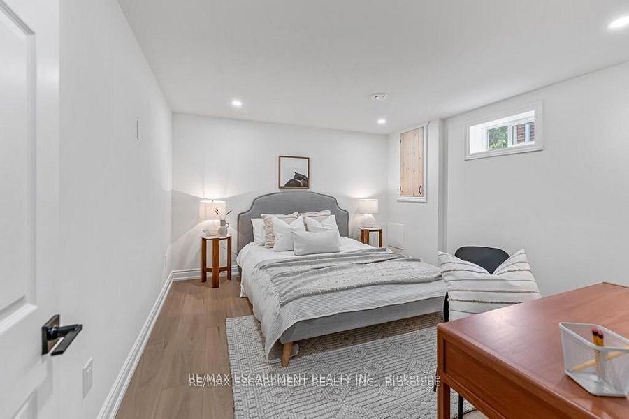 Photo 17 of 48 Ferrara Street, Hamilton, Huntington — HOMEH