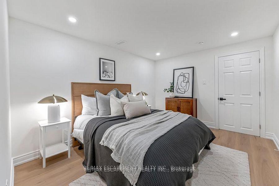 Photo 20 of 48 Ferrara Street, Hamilton, Huntington — HOMEH