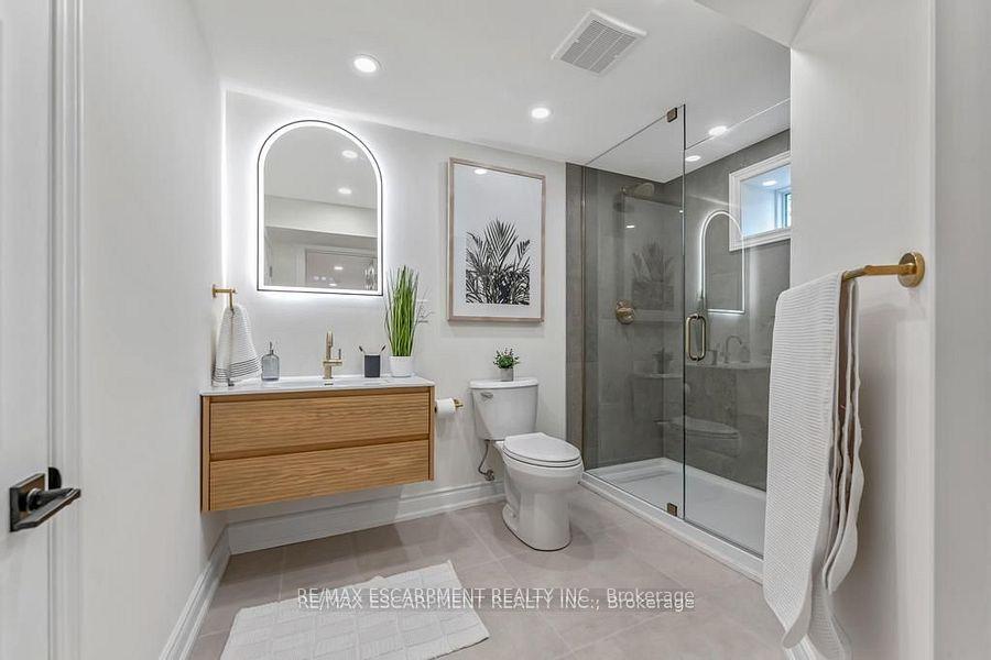 Photo 19 of 48 Ferrara Street, Hamilton, Huntington — HOMEH