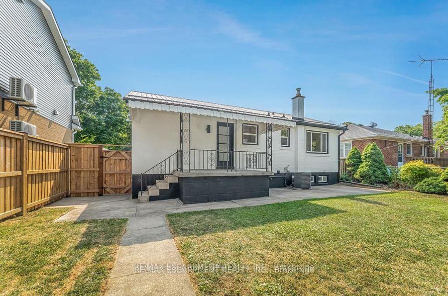Photo 22 of 48 Ferrara Street, Hamilton, Huntington — HOMEH