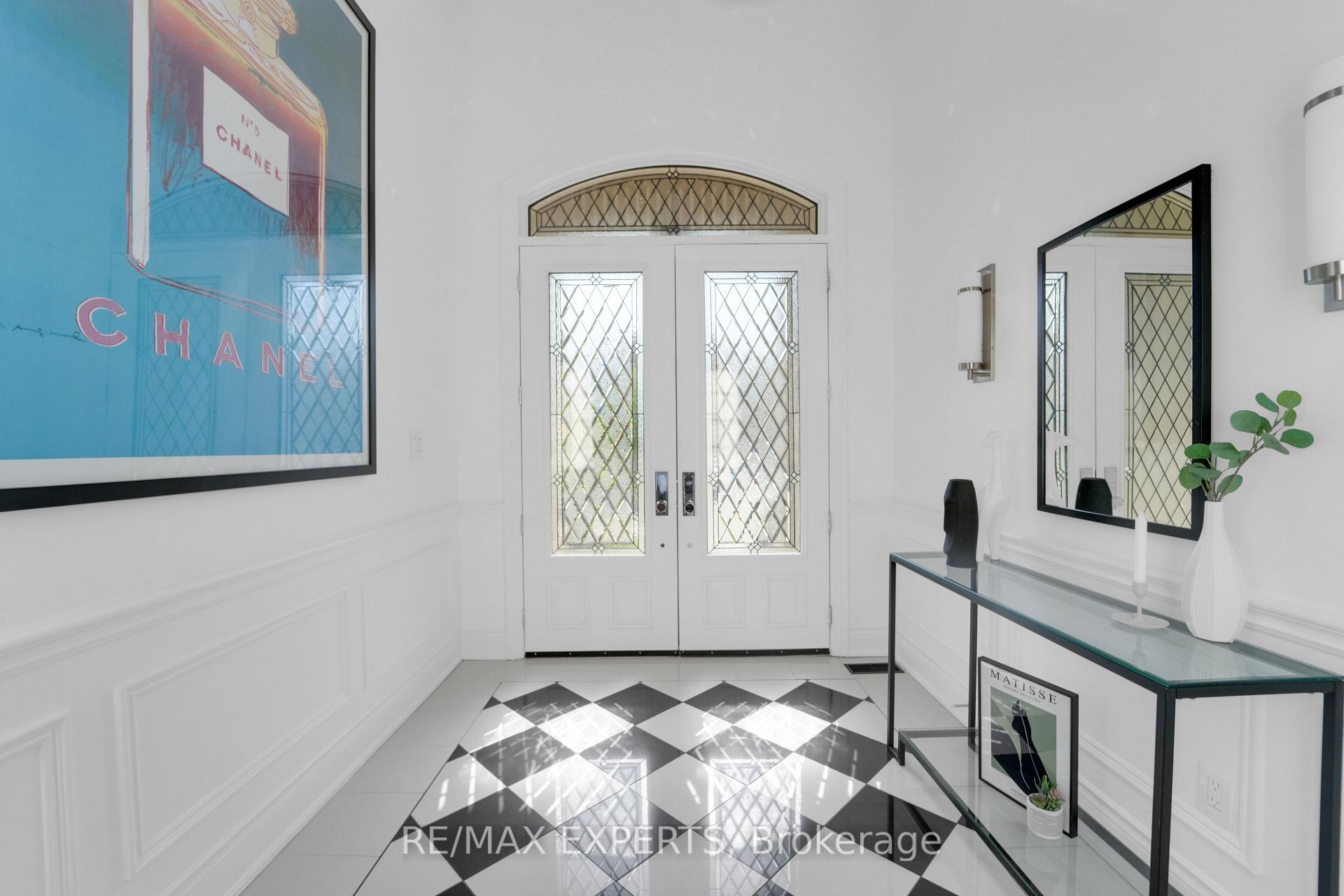 Photo 6 of 180 Orleans Circle, Vaughan, Vellore Village — HOMEH