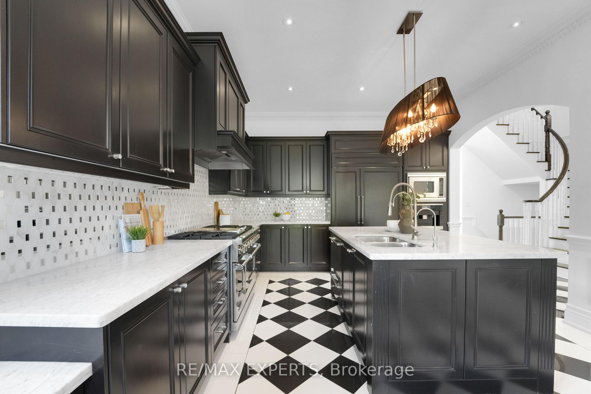 Photo 11 of 180 Orleans Circle, Vaughan, Vellore Village — HOMEH